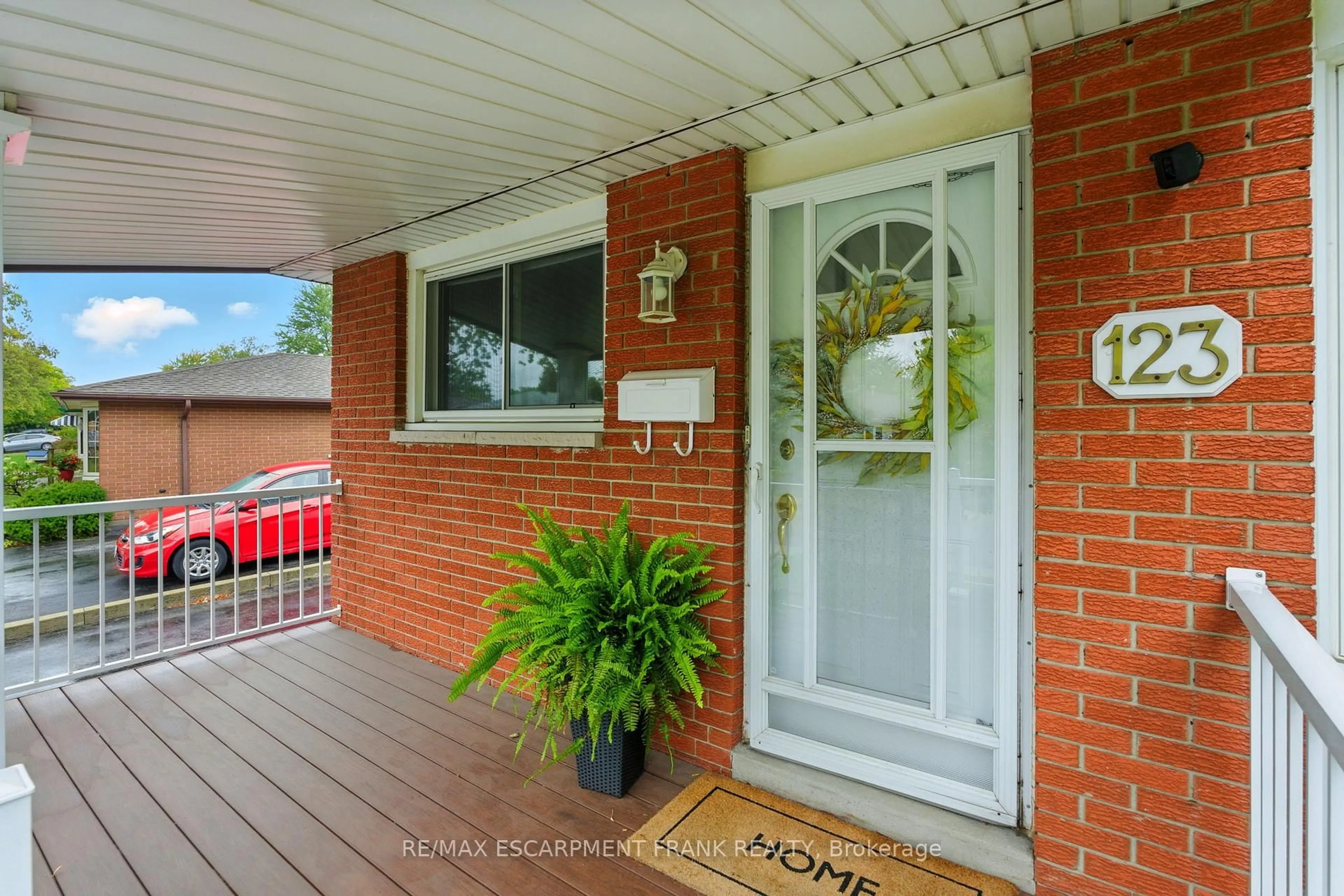 Unknown for 123 Moxley Dr, Hamilton Ontario L8T 3Y8