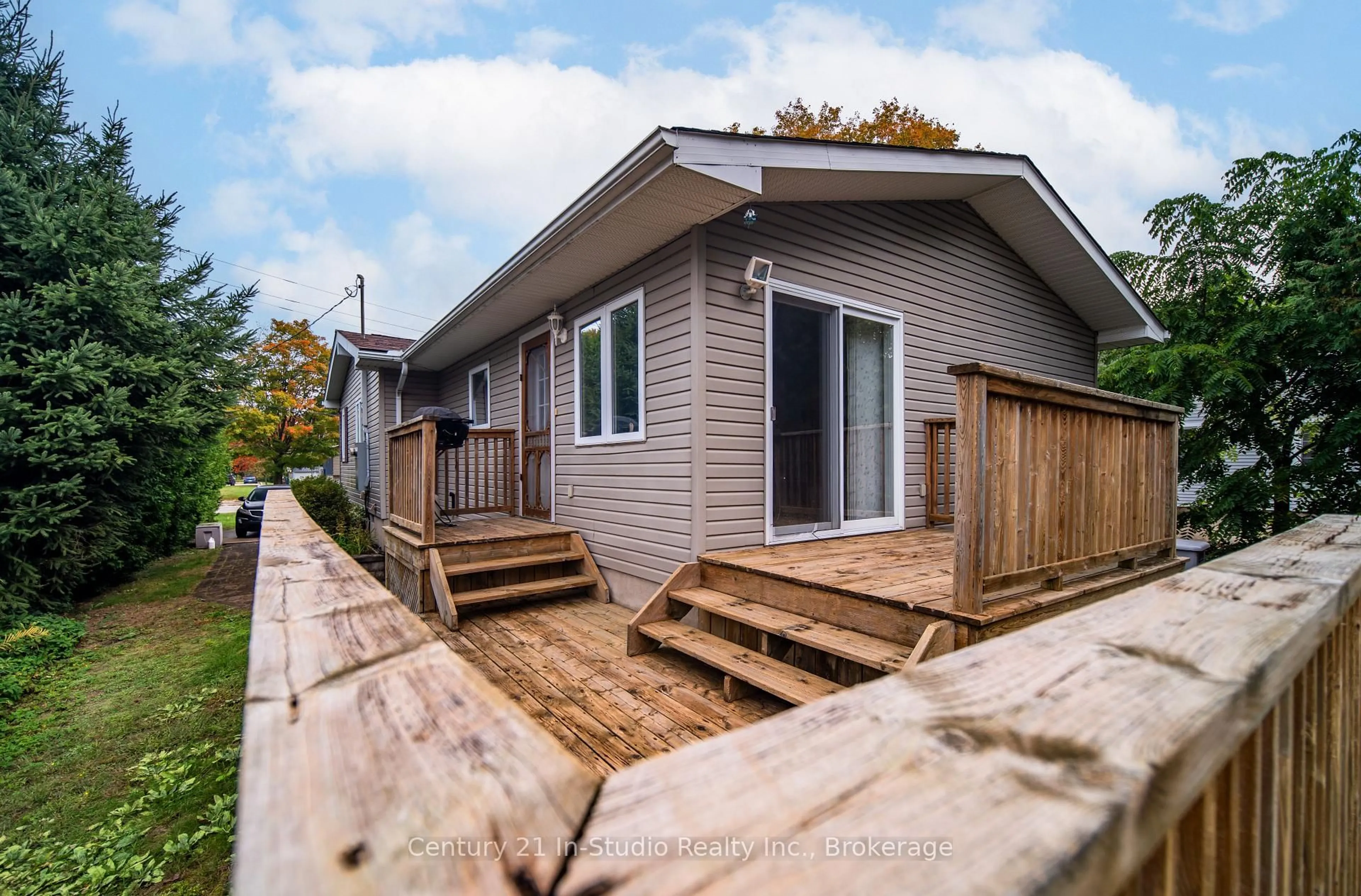 Home with vinyl exterior material, street for 359 High St, Saugeen Shores Ontario N0H 2L0