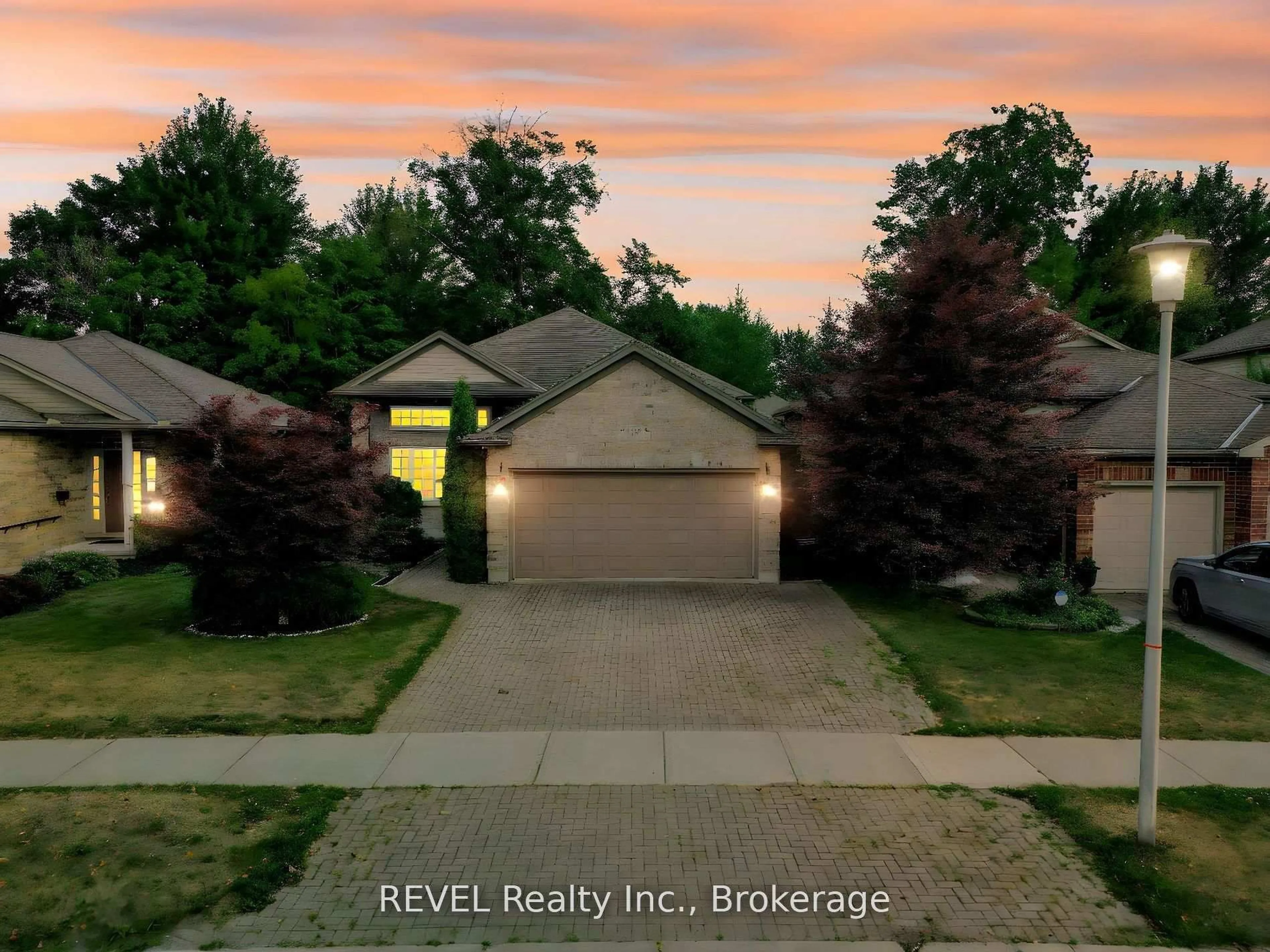 Blurry image for 1085 South Wenige Dr, London North Ontario N5X 4G5