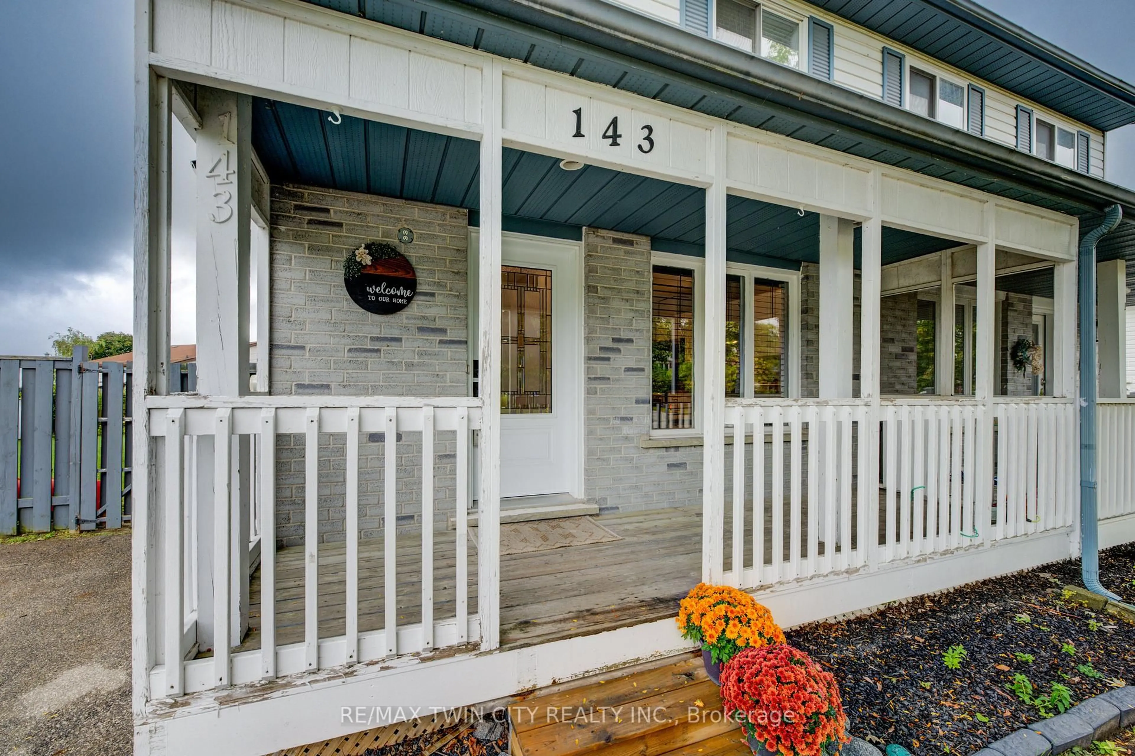 Unknown for 143 Dyer Crt, Cambridge Ontario N3C 4B9