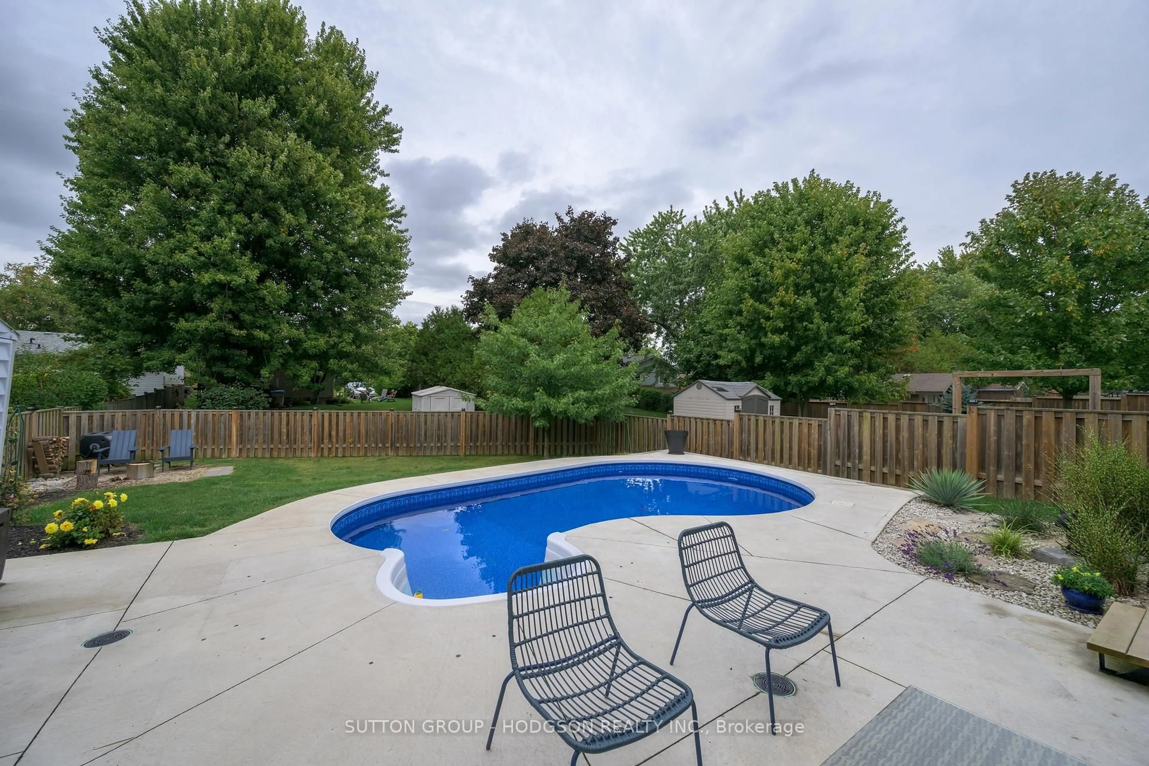 Pool for 120 Joseph St, Lucan Biddulph Ontario N0M 2J0