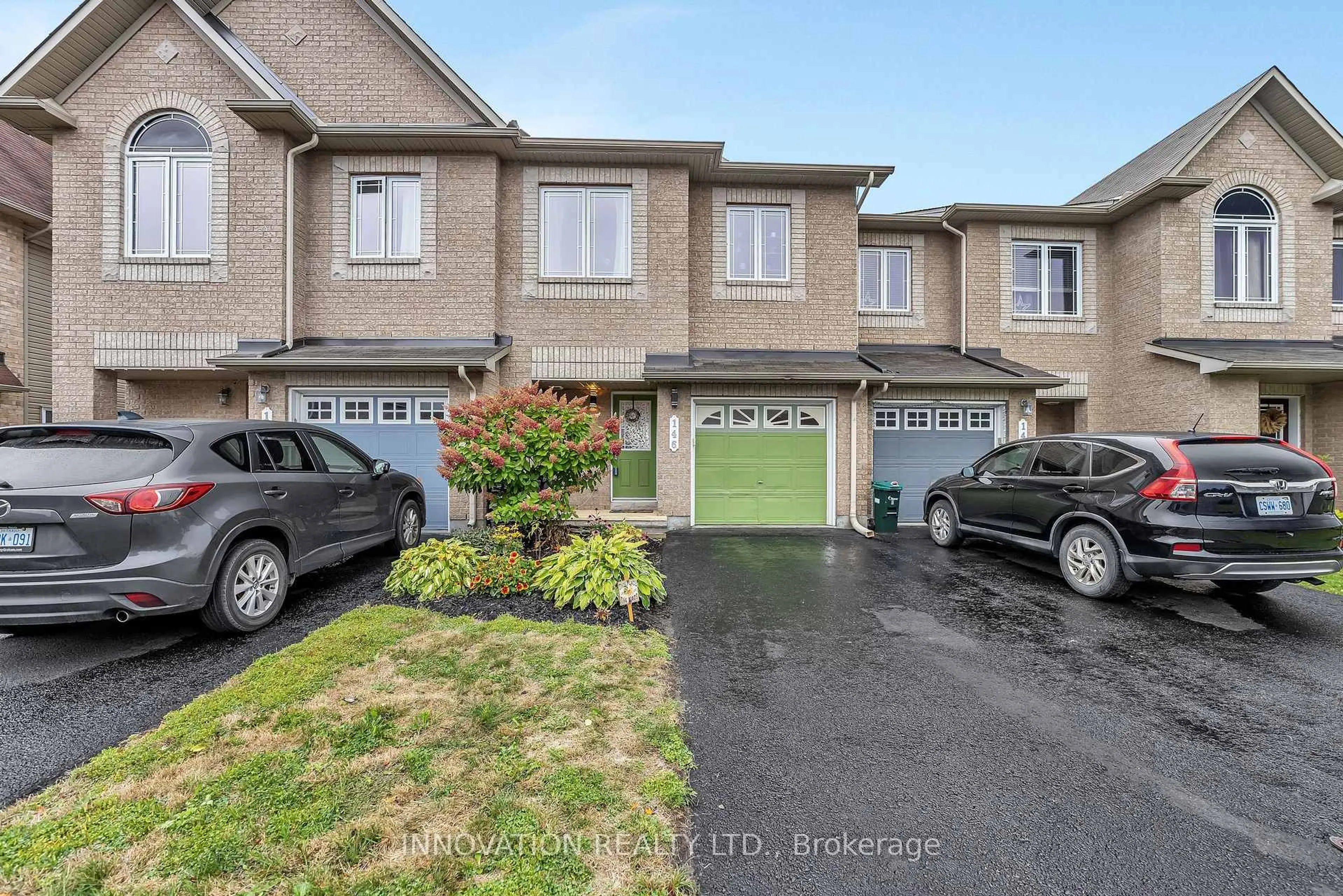 A pic from outside/outdoor area/front of a property/back of a property/a pic from drone, street for 146 Silvermoon Cres, Ottawa Ontario K4A 0P5