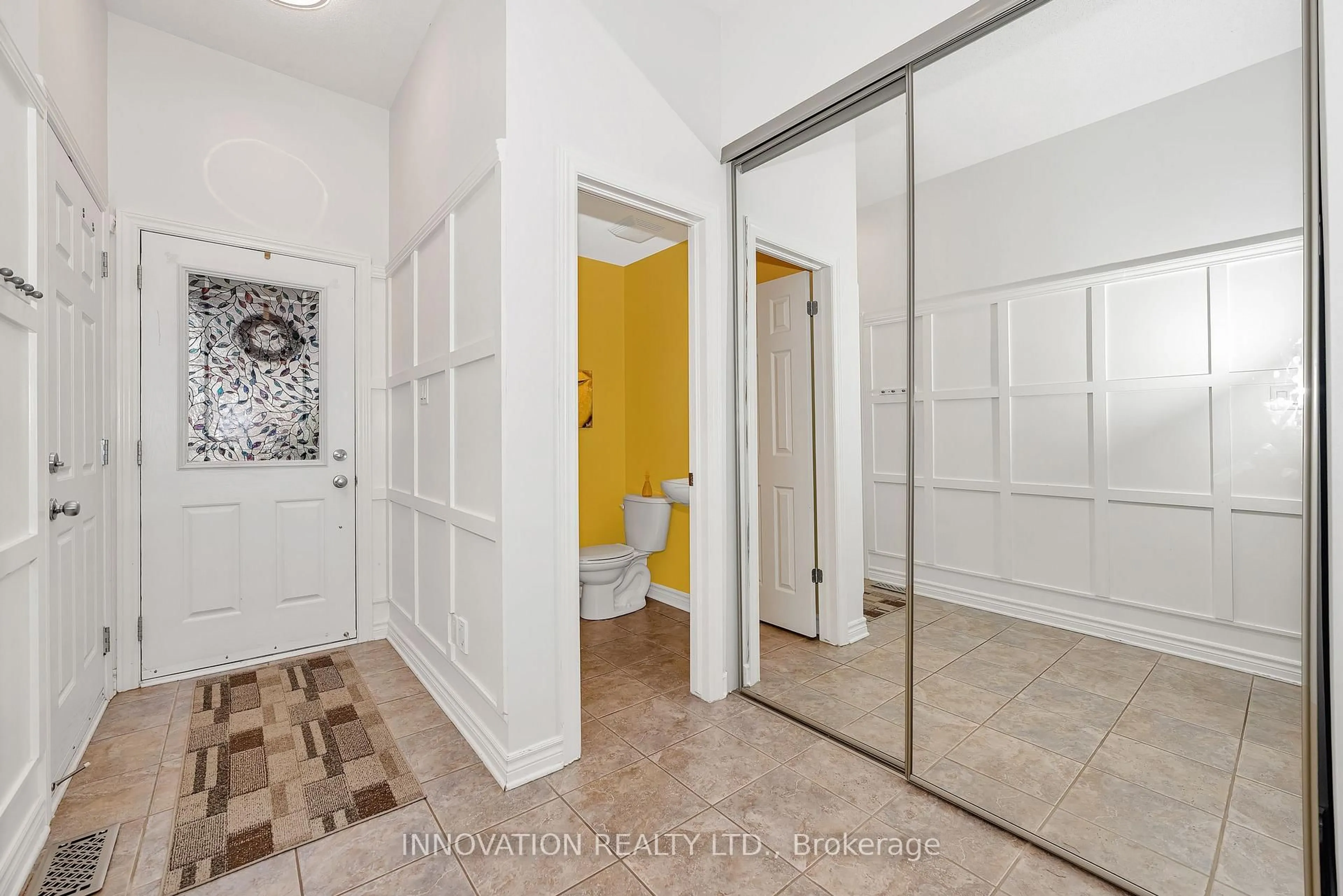 Indoor entryway for 146 Silvermoon Cres, Ottawa Ontario K4A 0P5