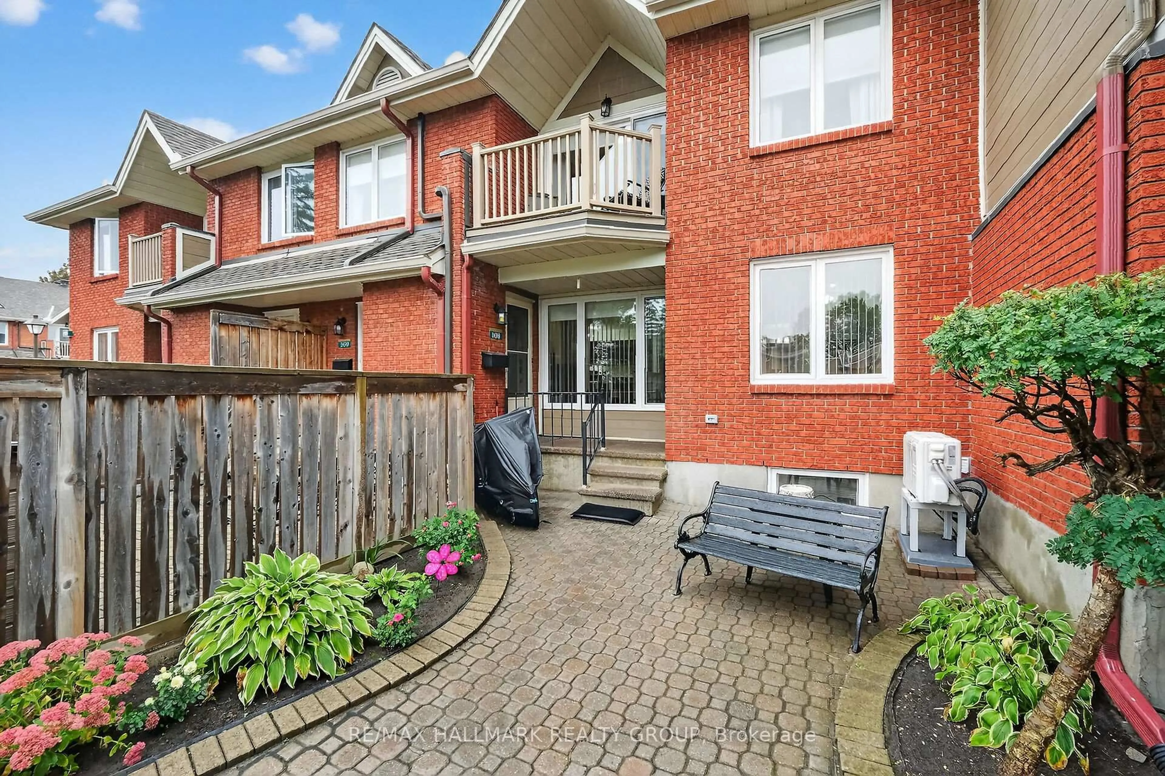Patio, street for 1760 Cabaret Lane #108, Orleans Ontario K4A 2H1