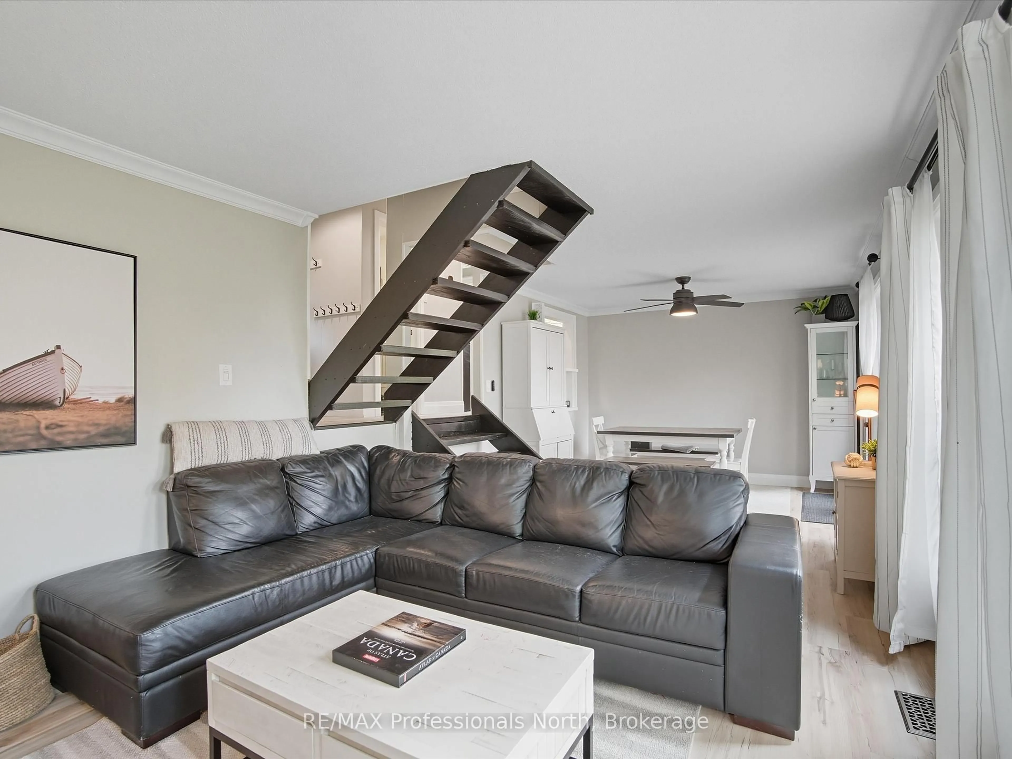 Living room with furniture, unknown for 1755 Skyline Dr, Huntsville Ontario P1H 1A7