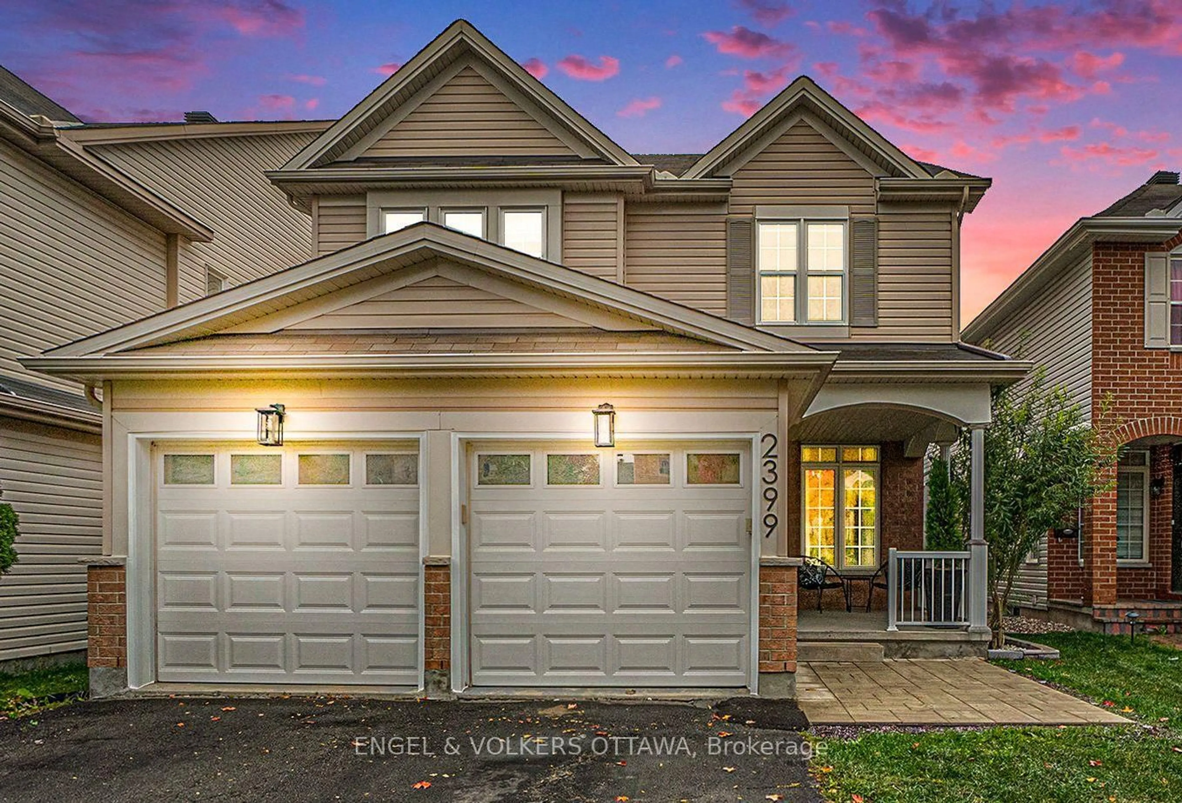 Home with vinyl exterior material, street for 2399 Glandriel Cres, Ottawa Ontario K4A 4T1