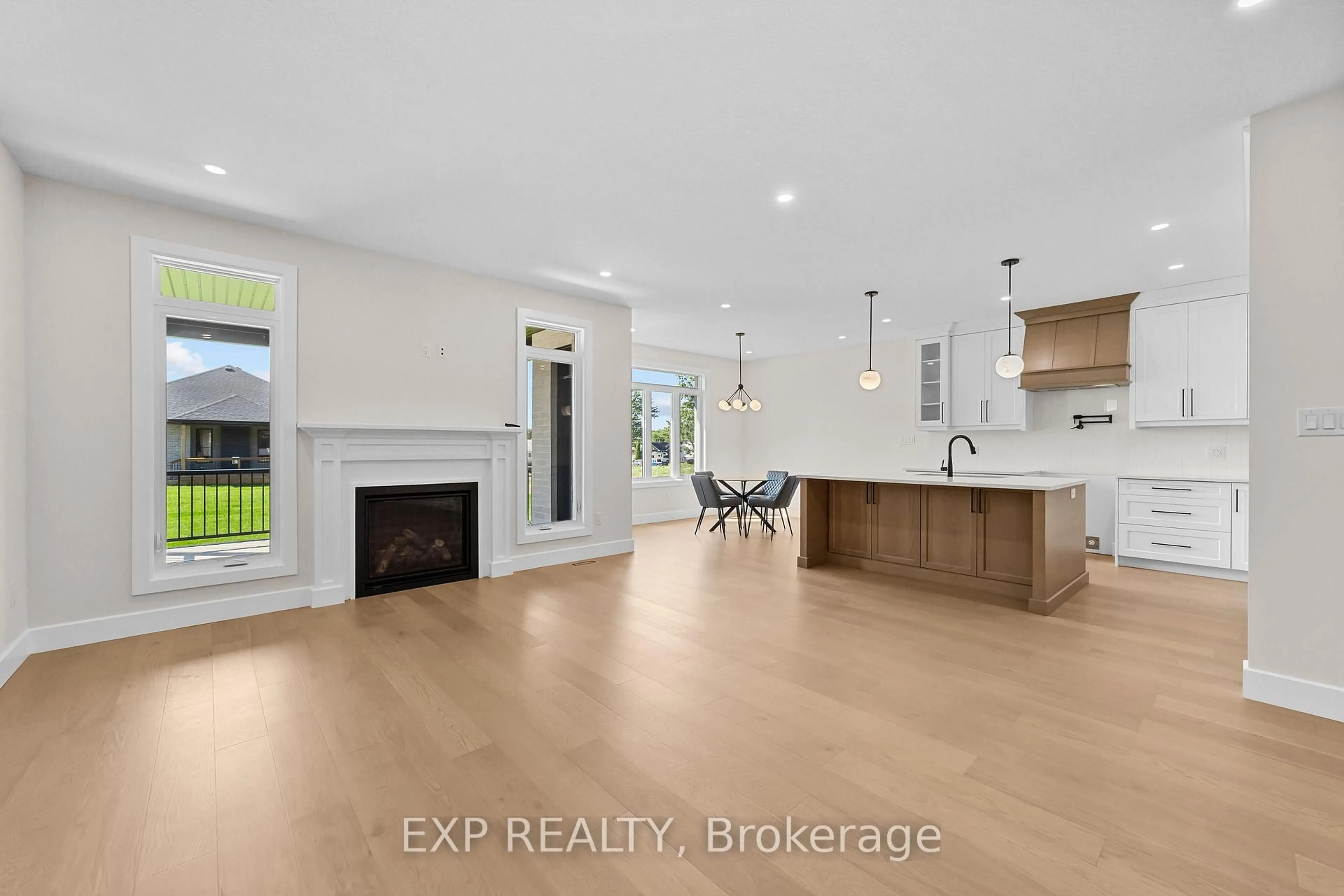 Open concept kitchen, unknown for 408 Erie St, Warwick Ontario N0M 2S0