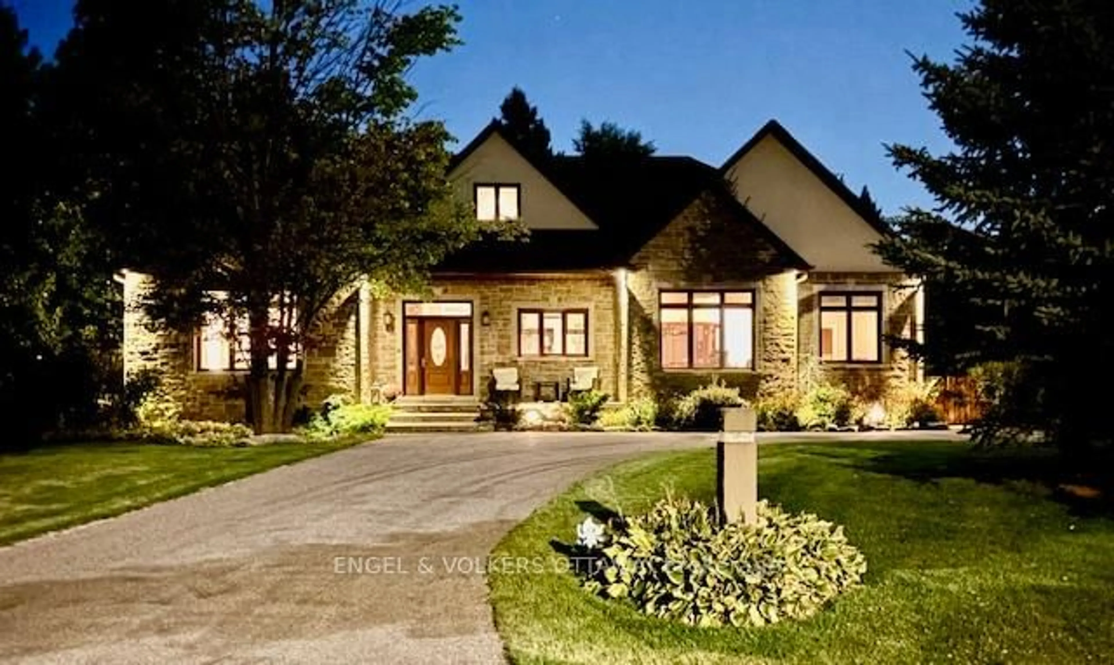 Home with brick exterior material, street for 1836 Whitemarsh Cres, Kanata Ontario K2W 1B5