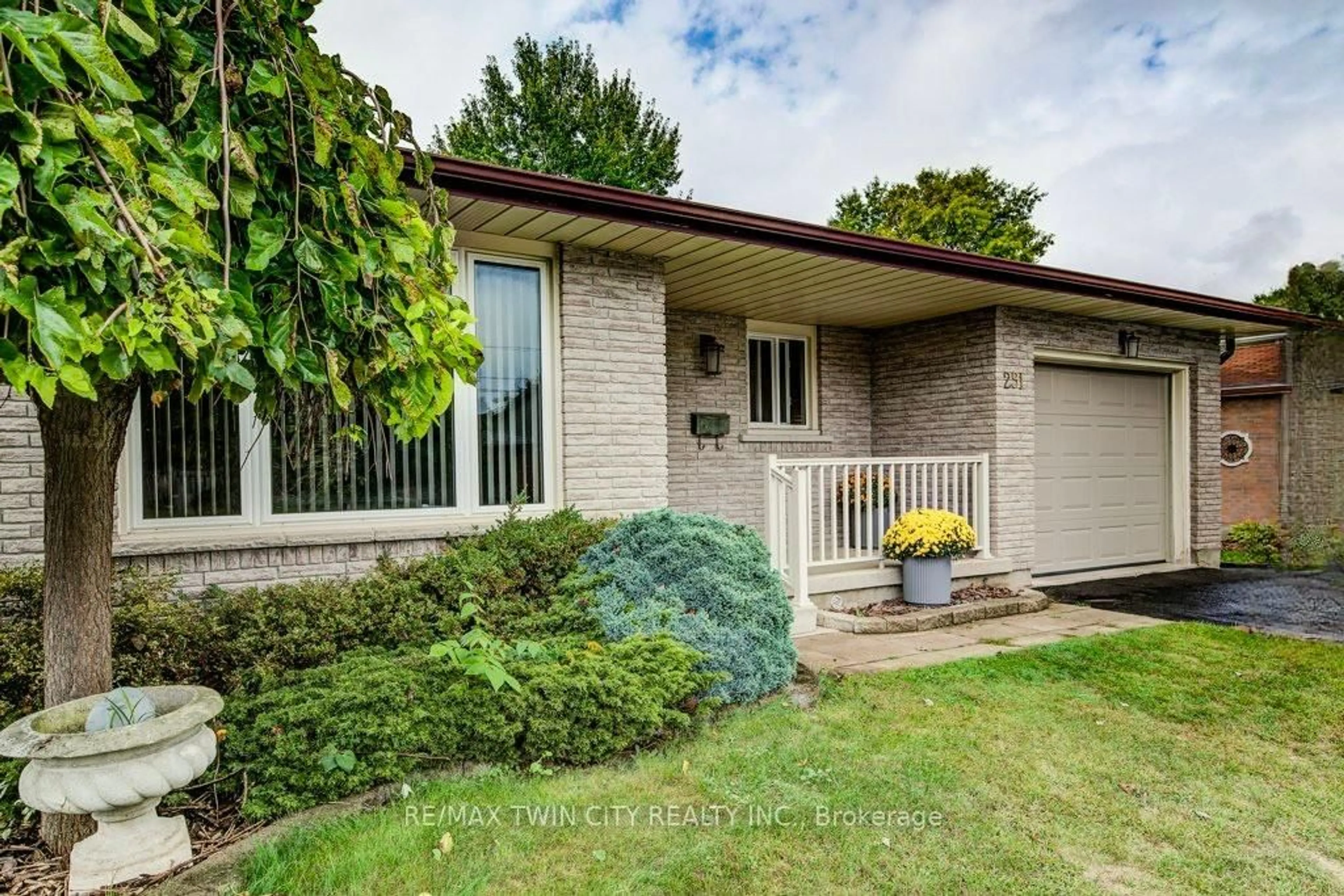 Home with brick exterior material, street for 291 Biehn Dr, Kitchener Ontario N2R 1B6