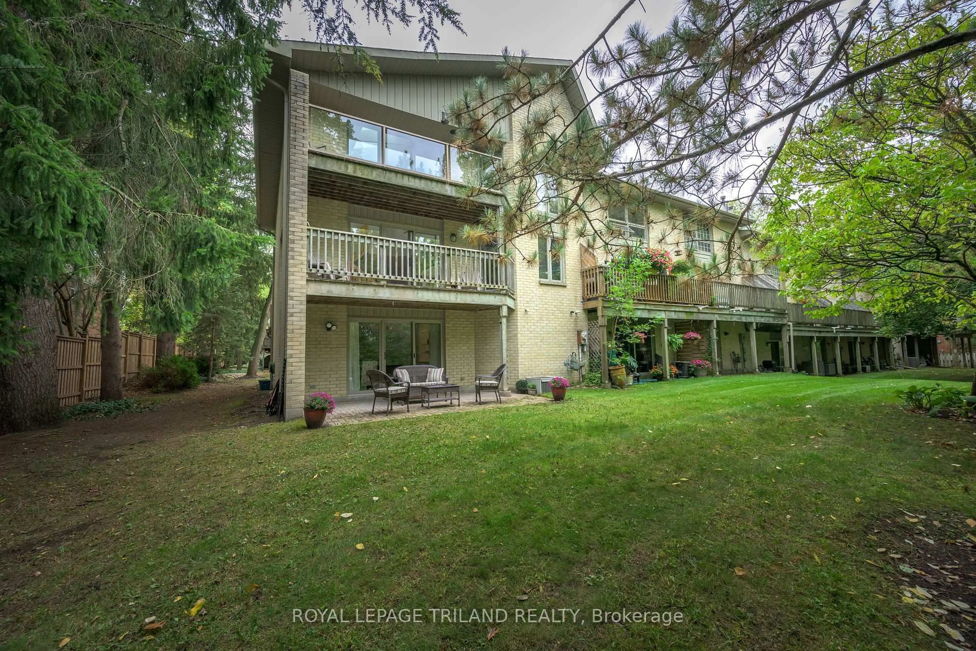 Patio, water/lake/river/ocean view for 1399 Commissioners Rd #12, London South Ontario N6K 4G9