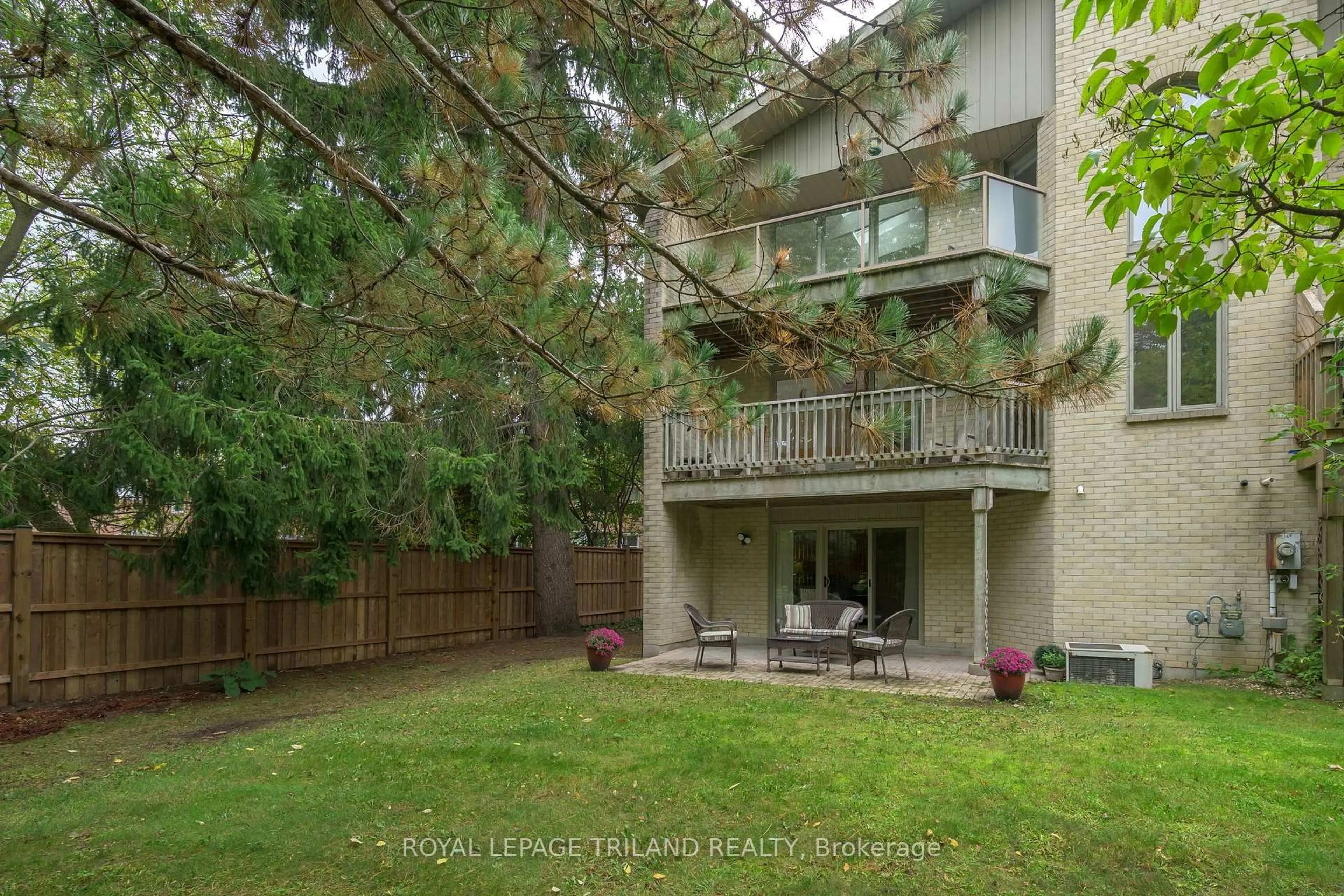 Patio, unknown for 1399 Commissioners Rd #12, London South Ontario N6K 4G9