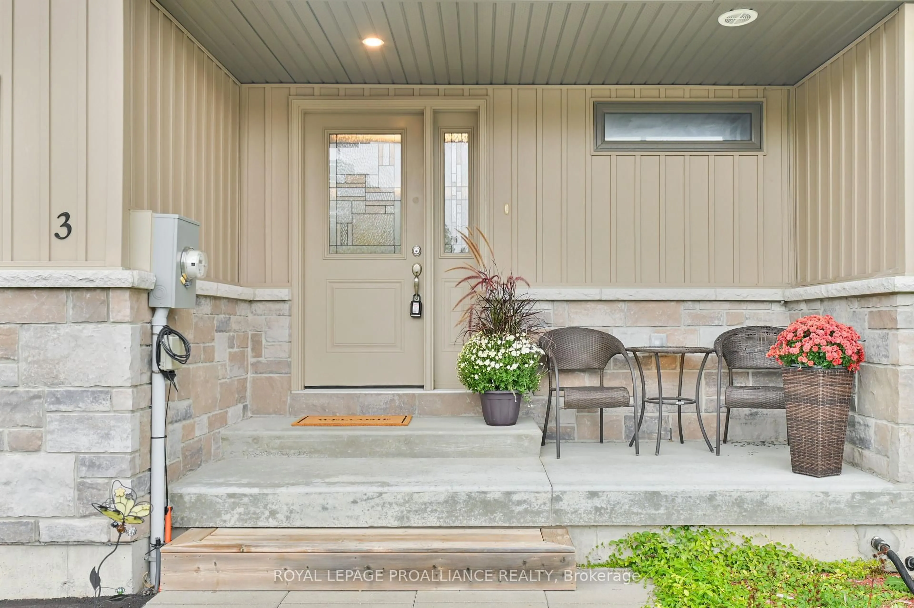 Indoor entryway for 3 Princess St, Brighton Ontario K0K 1H0