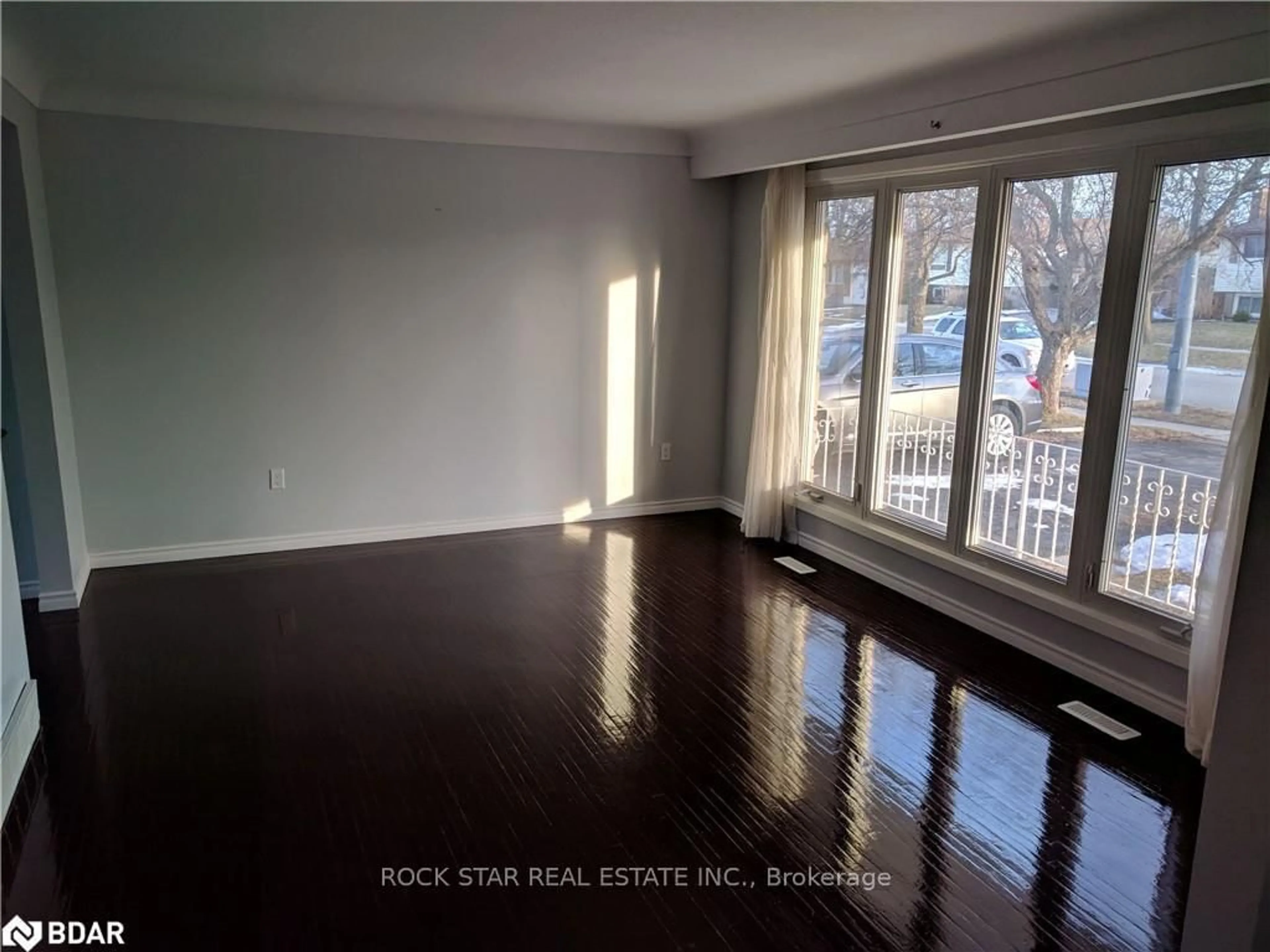 A pic of a room for 34 PRESTON Pl, Welland Ontario L3C 3K3