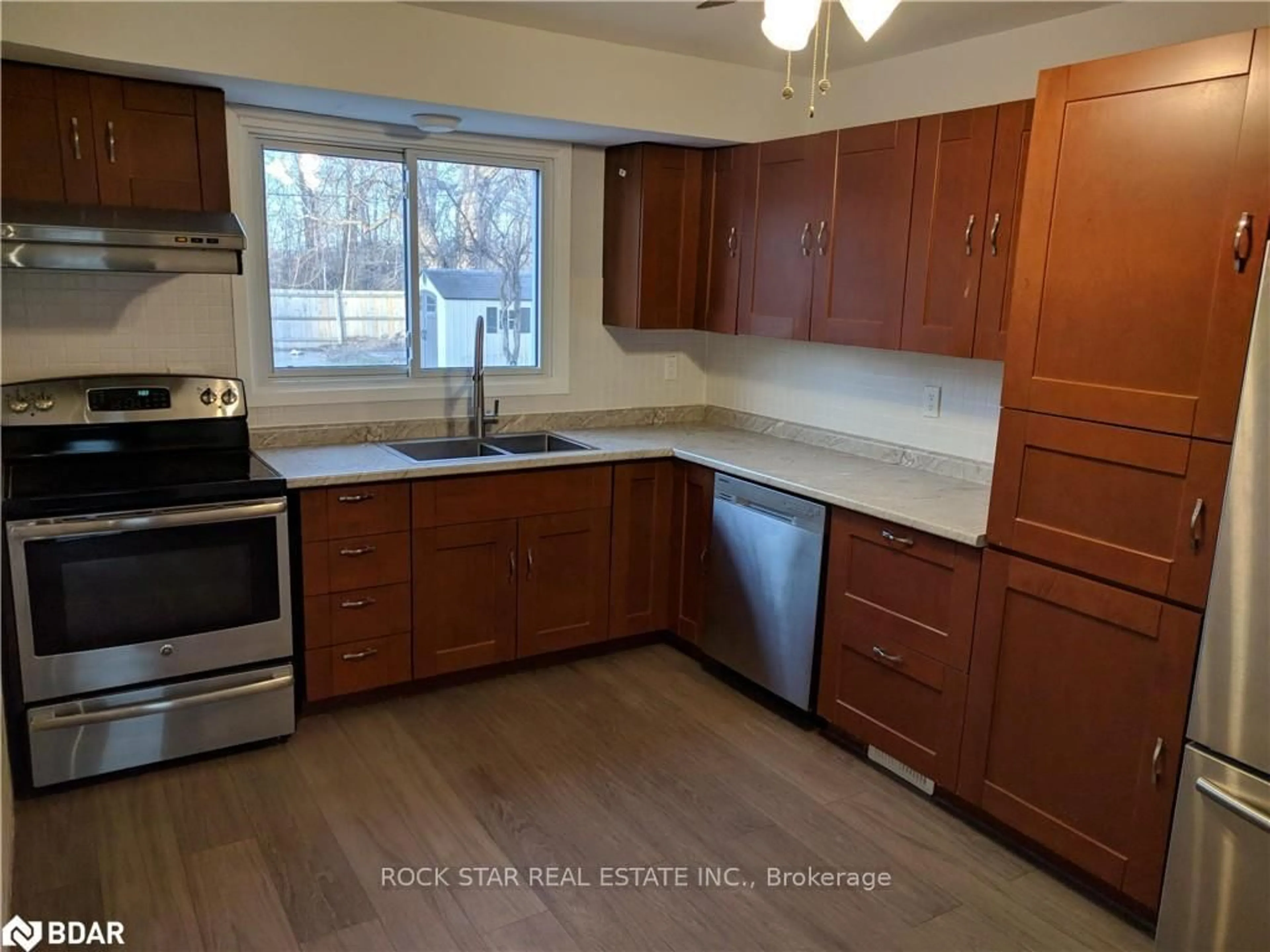 Unknown for 34 PRESTON Pl, Welland Ontario L3C 3K3