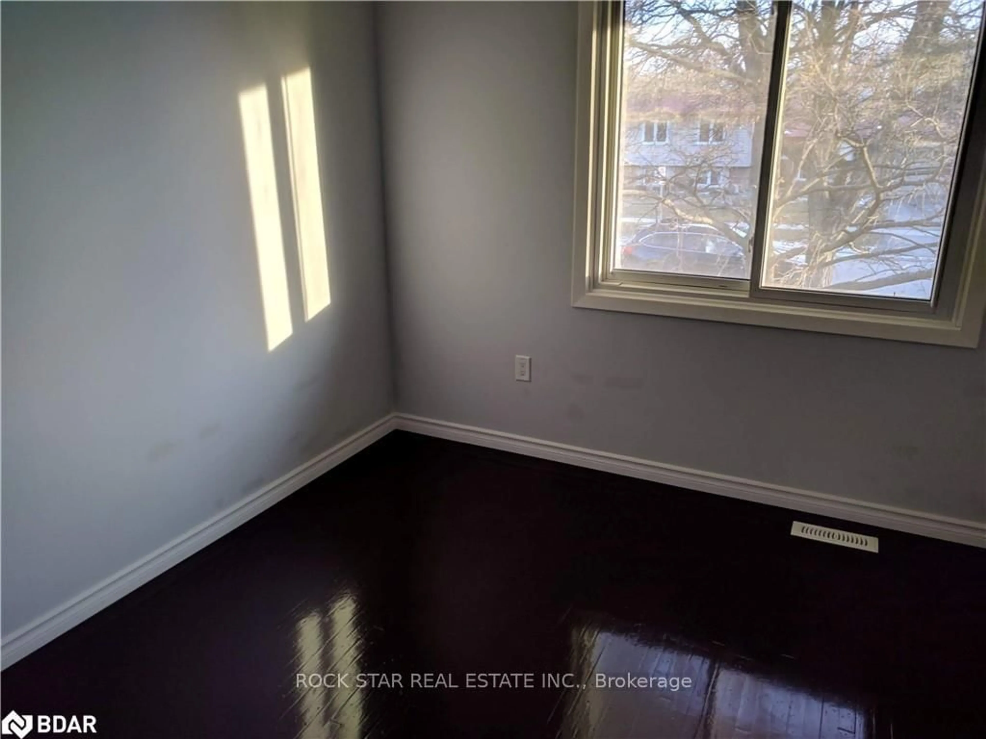 A pic of a room for 34 PRESTON Pl, Welland Ontario L3C 3K3