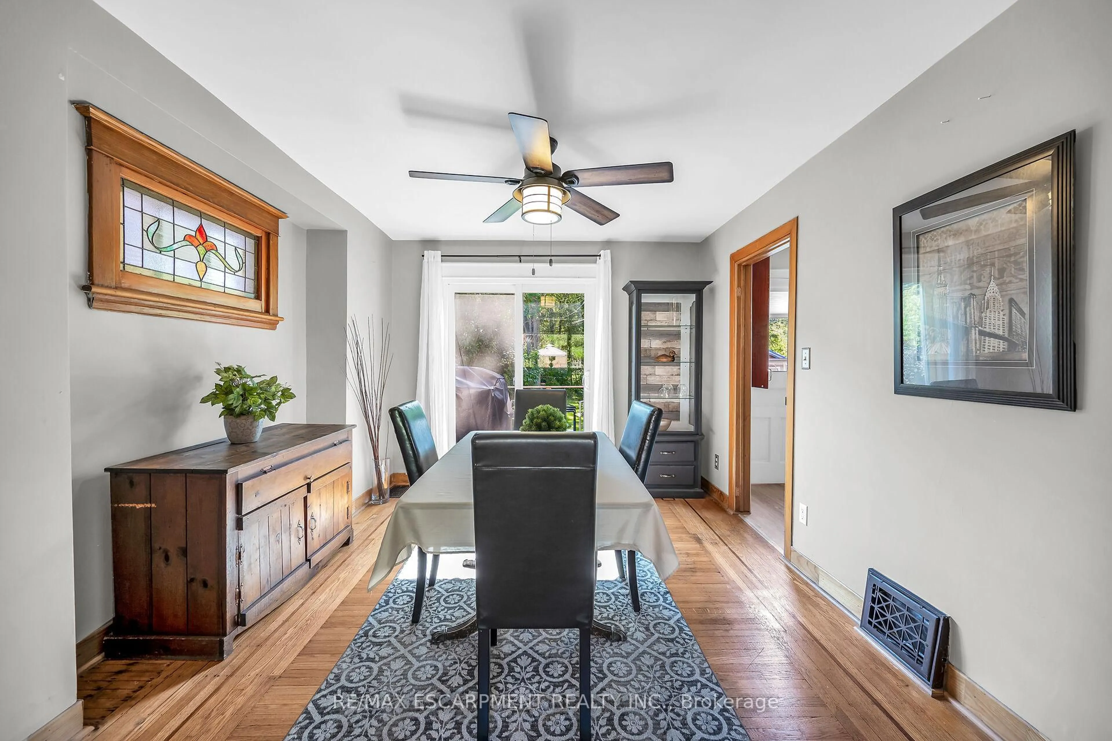 Dining room, unknown for 126 Cumberland Ave, Hamilton Ontario L8M 1Z3