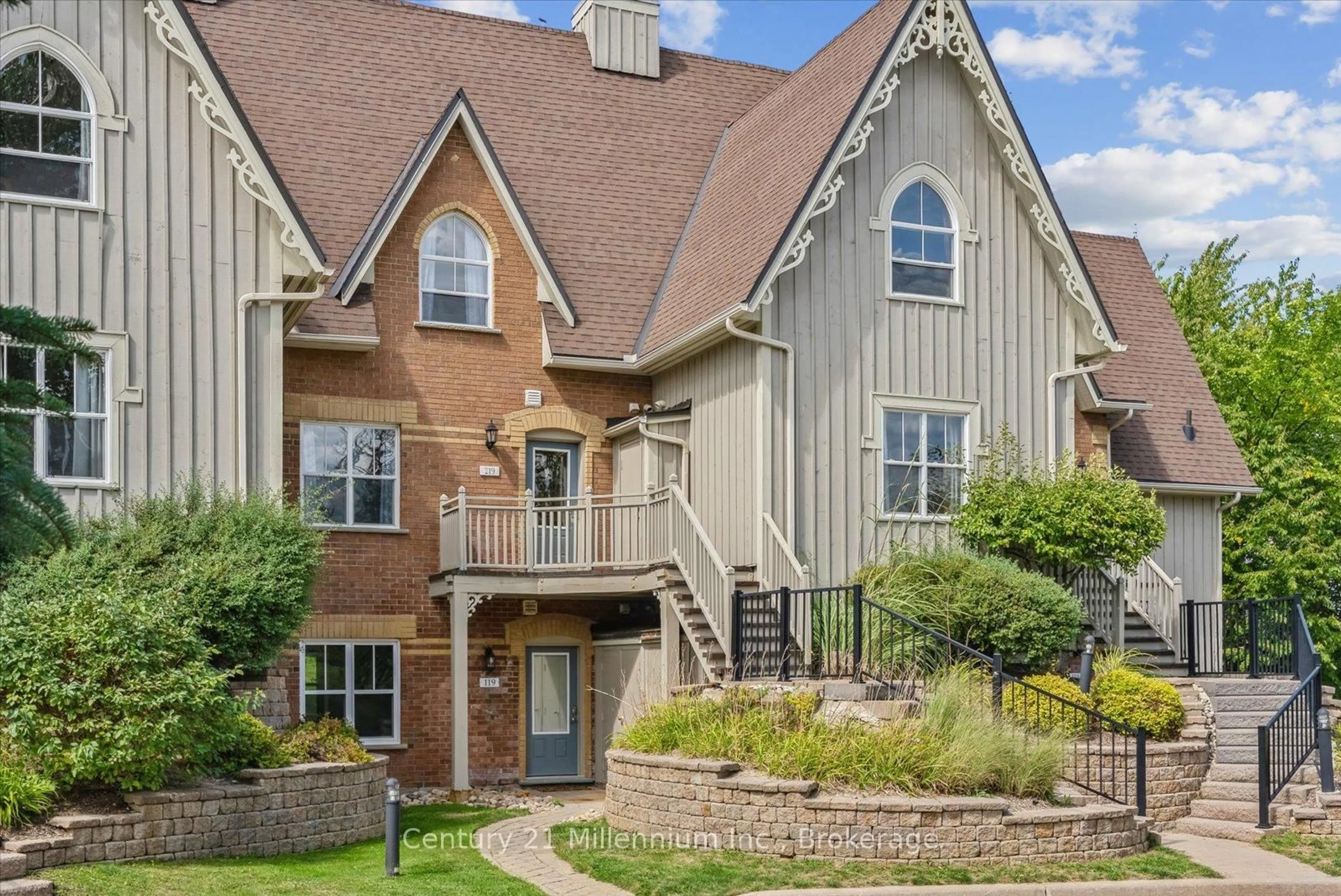 Home with brick exterior material, unknown for 184 Snowbridge Way #219, Blue Mountains Ontario L9Y 0V1