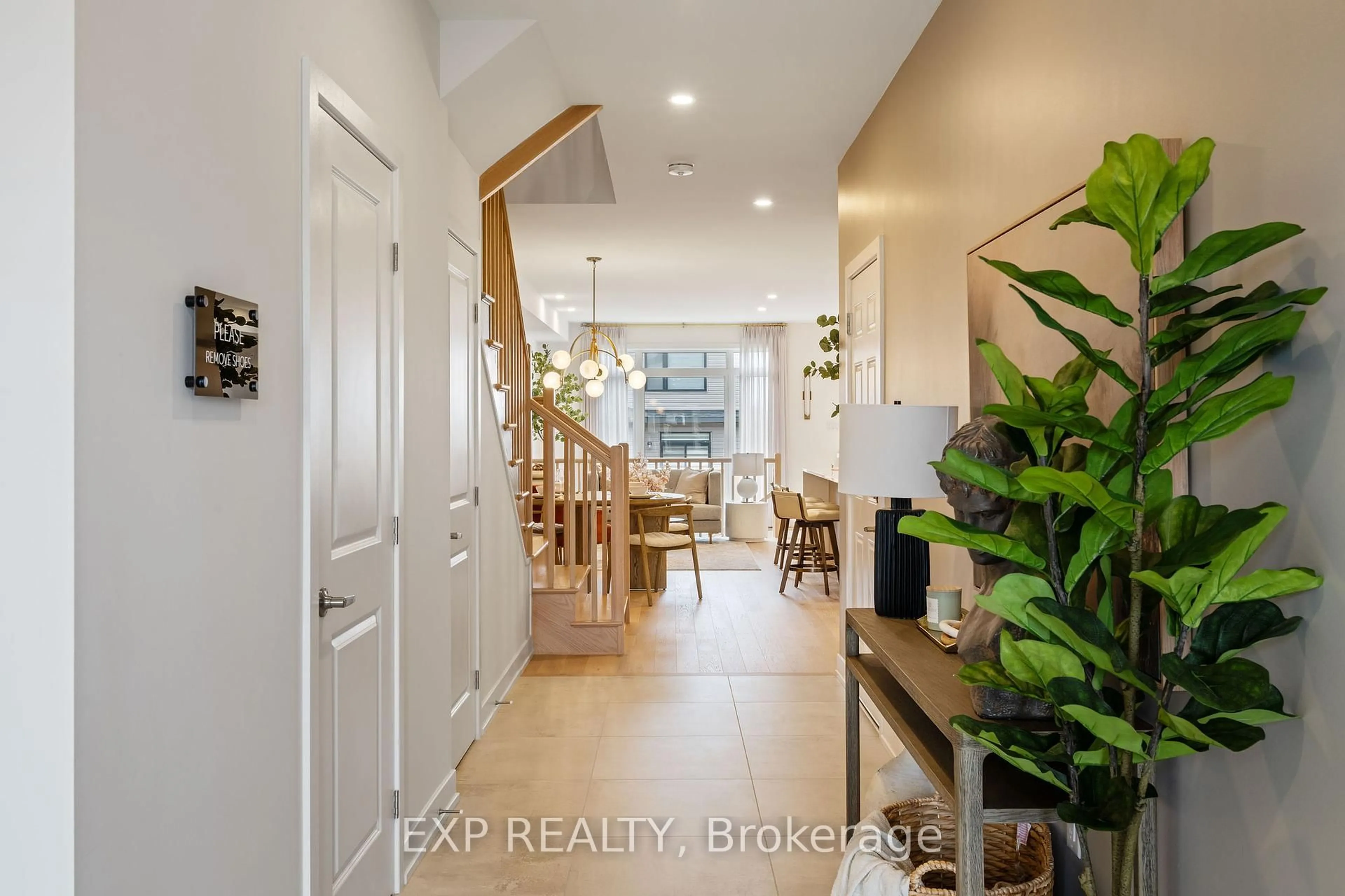 Indoor entryway for 128 Sencha Terr, Barrhaven Ontario K2J 6Z2