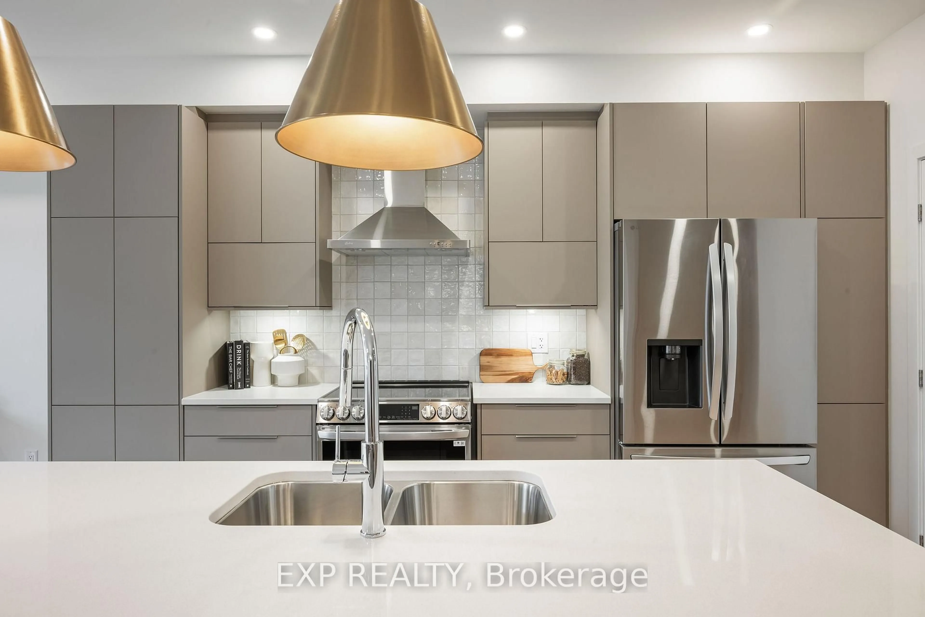 Contemporary kitchen, ceramic/tile floor for 443 Haresfield Crt, Ottawa Ontario K4M 0B6