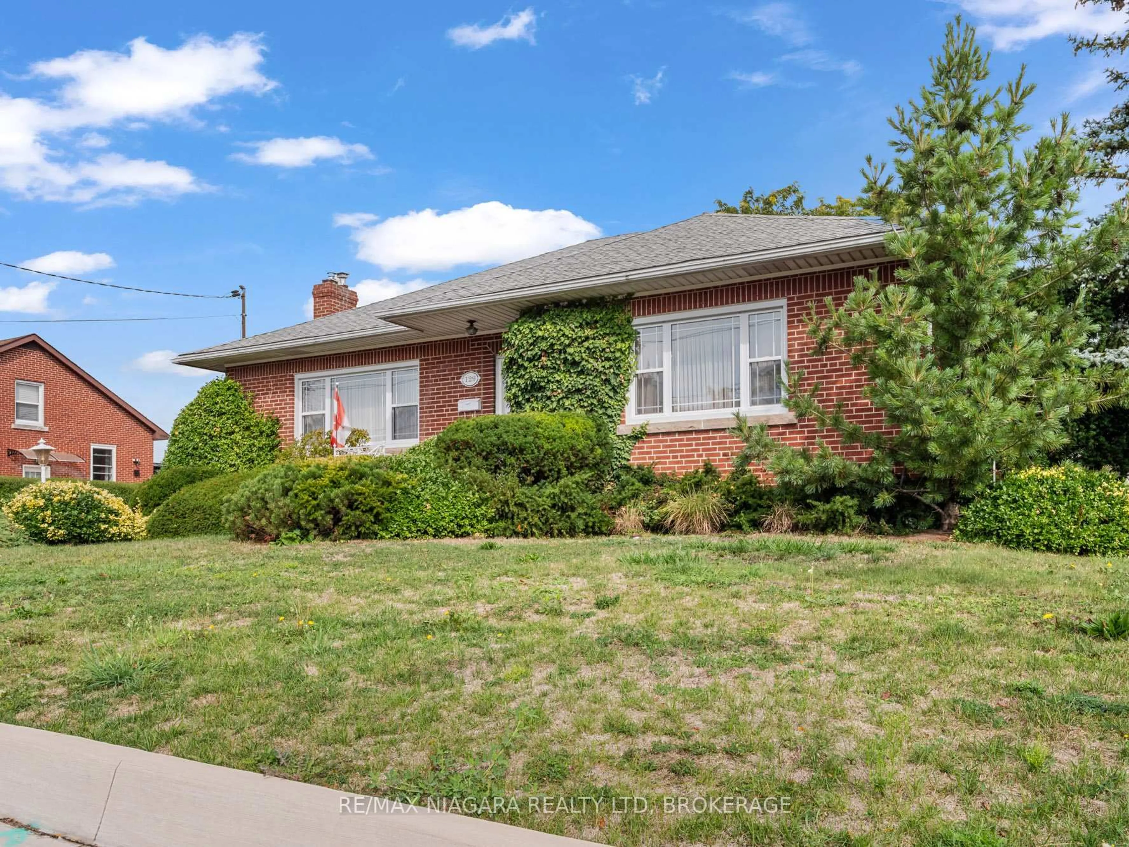 Home with brick exterior material, street for 129 Idylewylde St, Fort Erie Ontario L2A 2L2