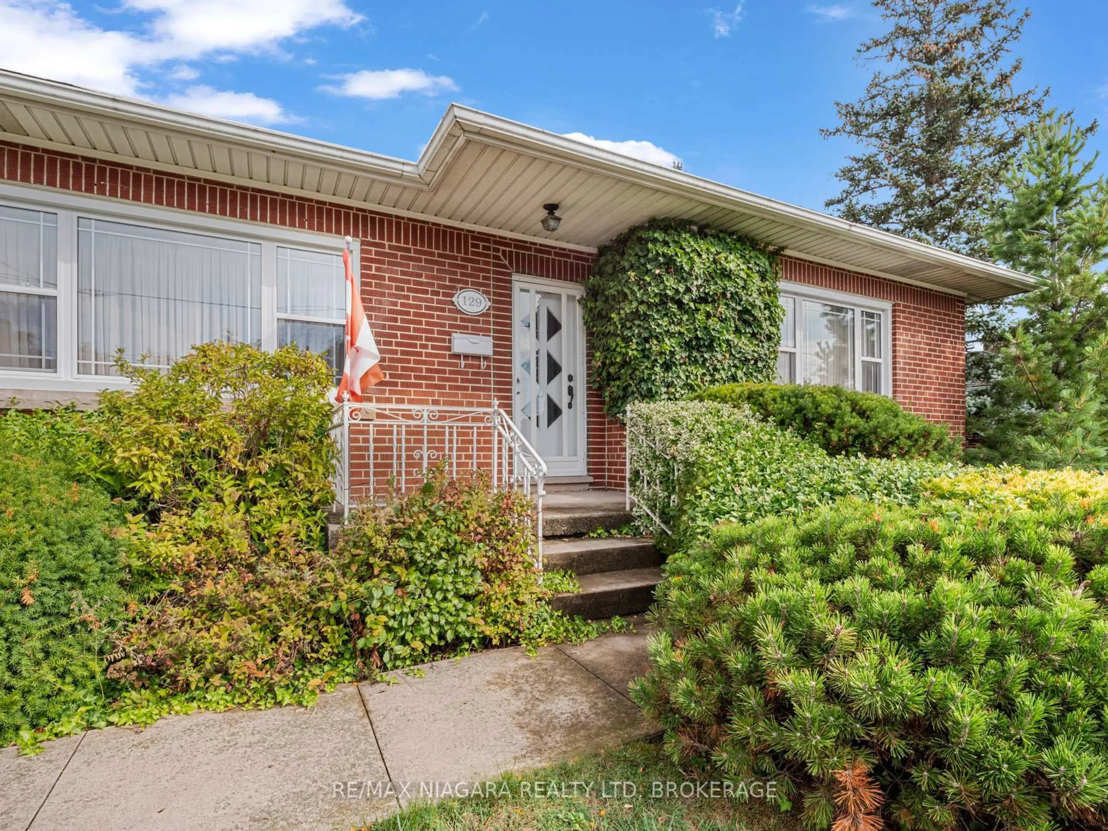 Home with brick exterior material, street for 129 Idylewylde St, Fort Erie Ontario L2A 2L2
