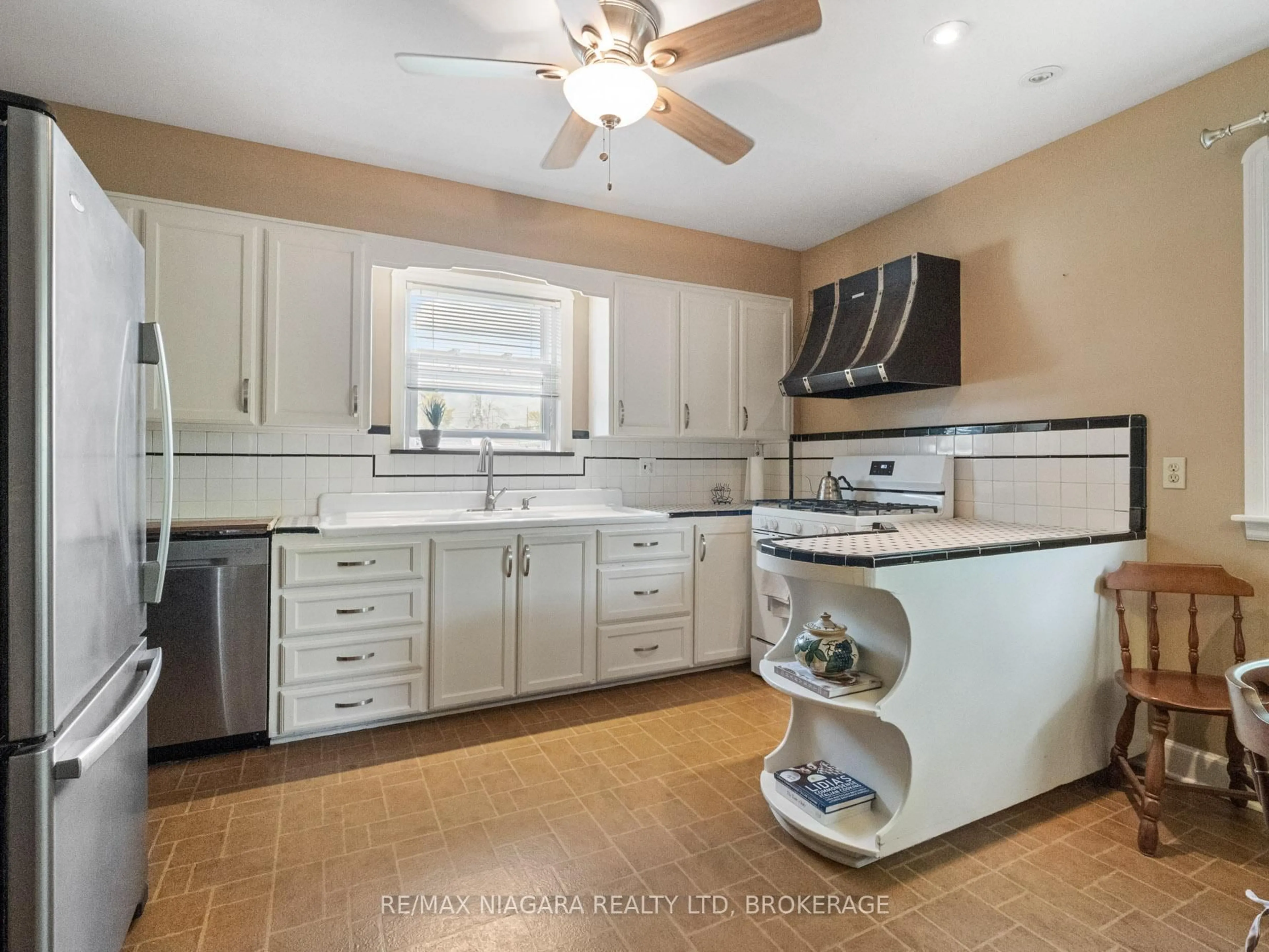 Unknown for 129 Idylewylde St, Fort Erie Ontario L2A 2L2
