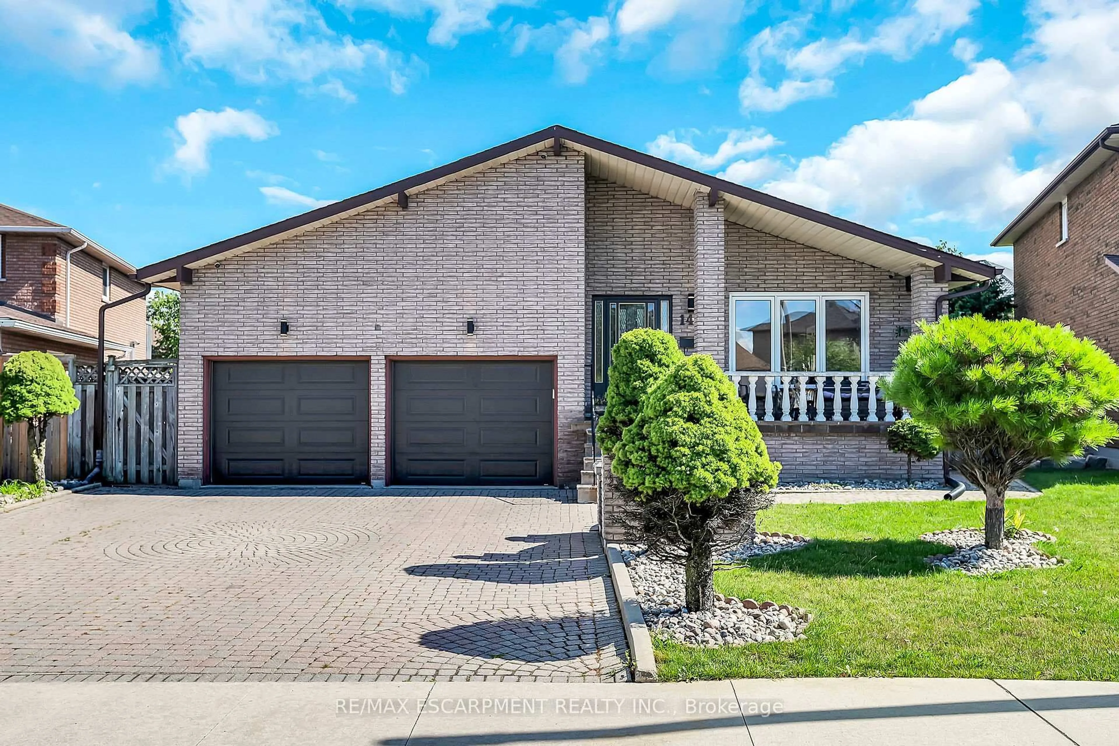 Home with brick exterior material, street for 140 SOLOMON Cres, Hamilton Ontario L8W 2G7