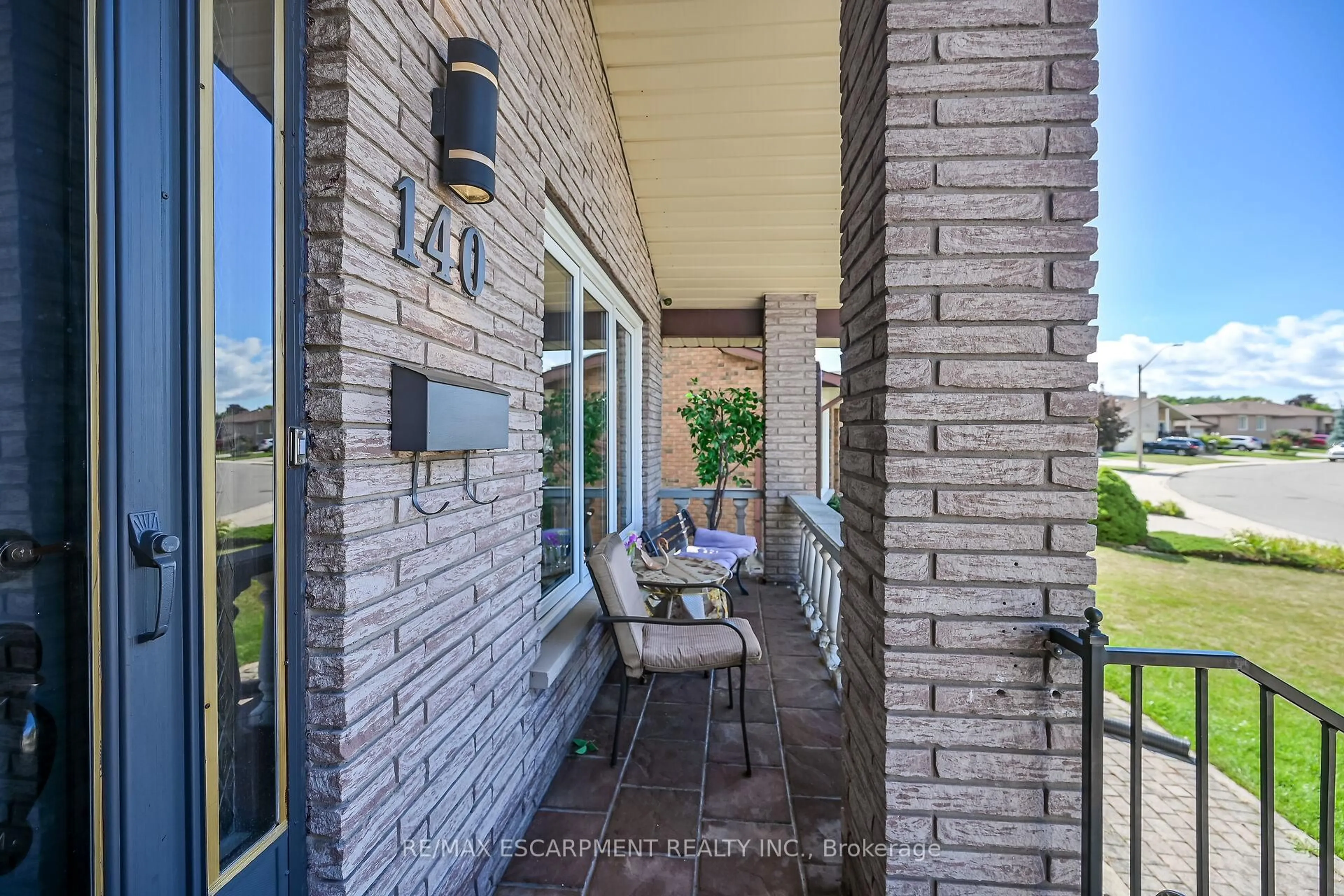 Home with brick exterior material, street for 140 SOLOMON Cres, Hamilton Ontario L8W 2G7
