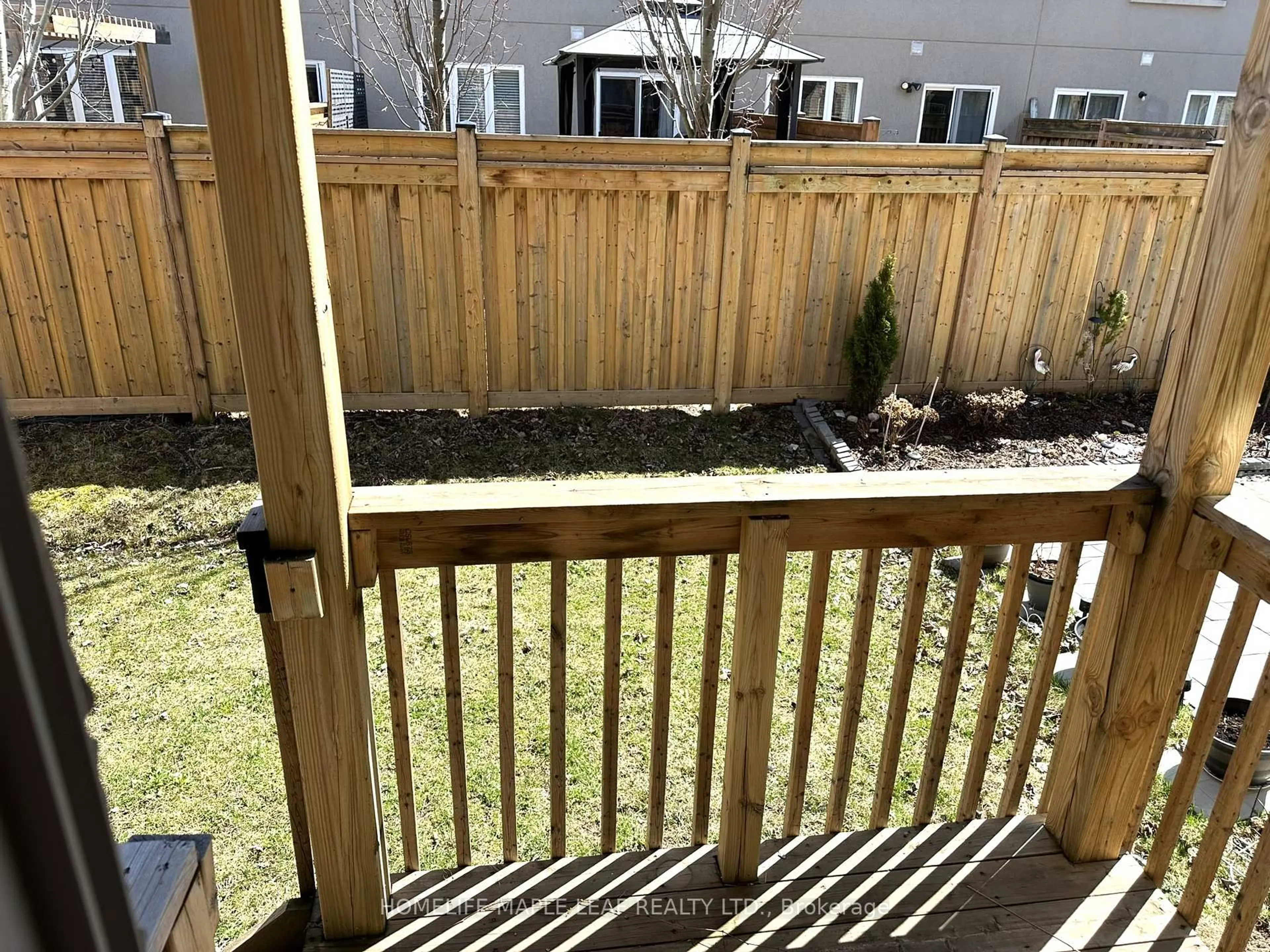 Patio, unknown for 26 BORERS CREEK Circ, Hamilton Ontario L8B 1W3