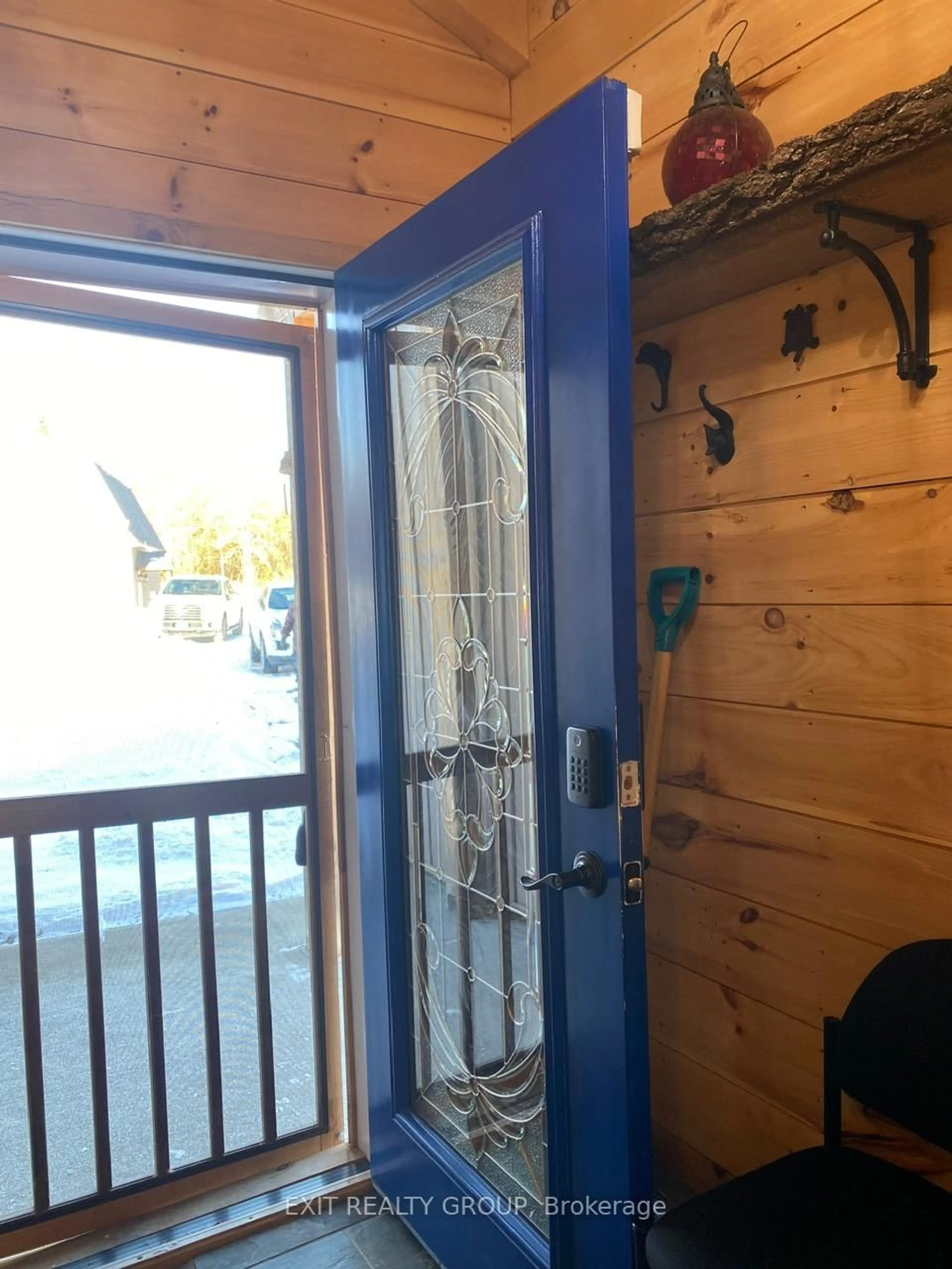 Indoor entryway for 87 Prior Lane, Hastings Ontario K0K 2C0