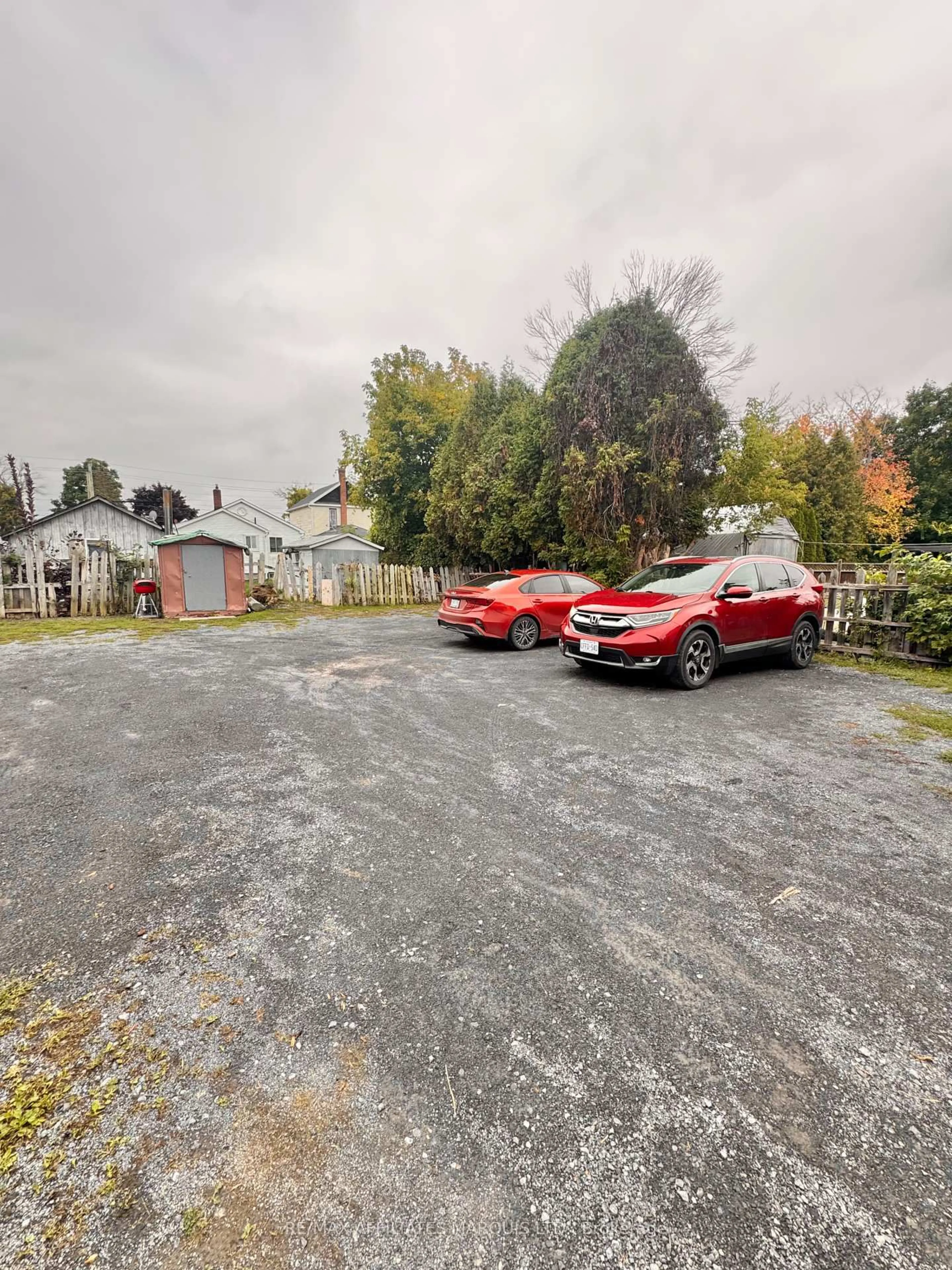 A pic from outside/outdoor area/front of a property/back of a property/a pic from drone, street for 72 Lefebvre Ave, Cornwall Ontario K6H 5G5