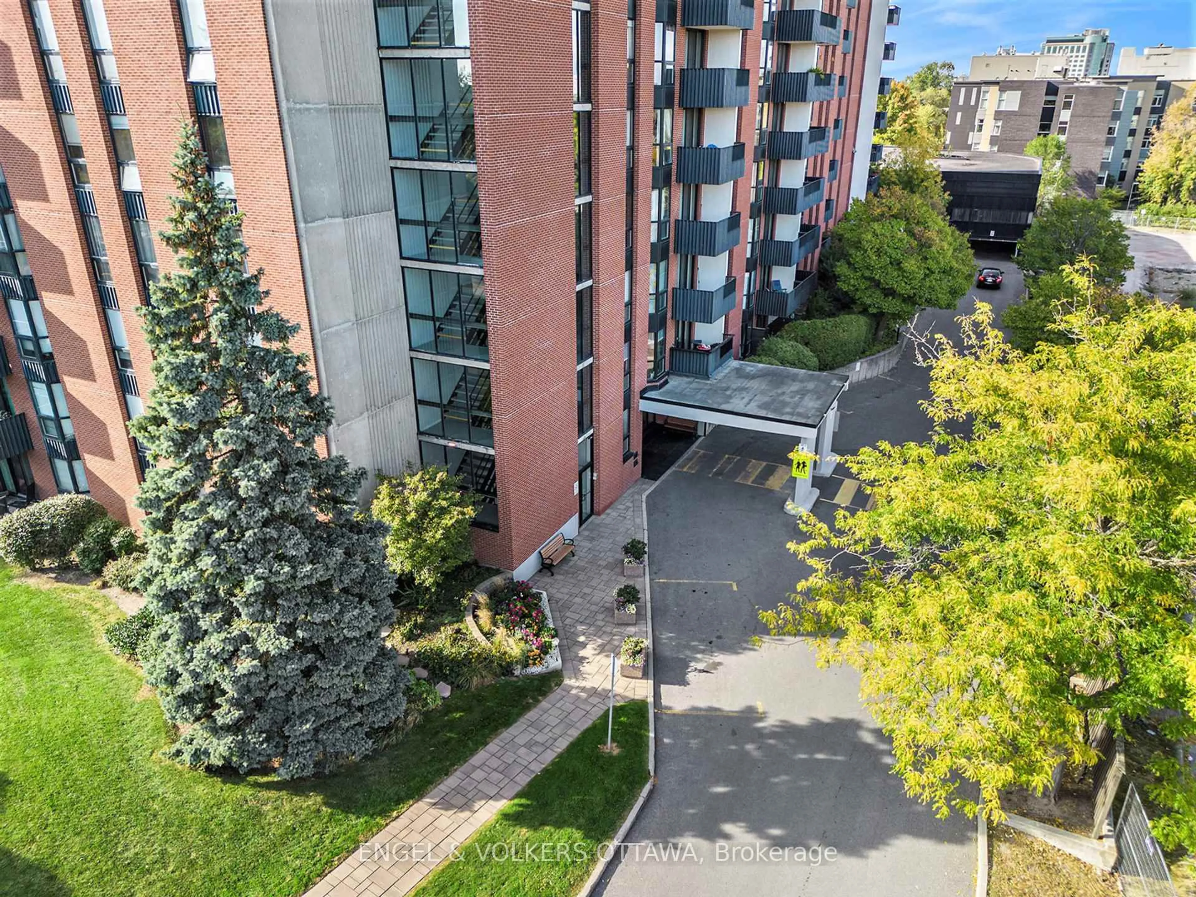 A pic from outside/outdoor area/front of a property/back of a property/a pic from drone, city buildings view from balcony for 2951 Riverside Dr #1110, Ottawa Ontario K1V 8W6
