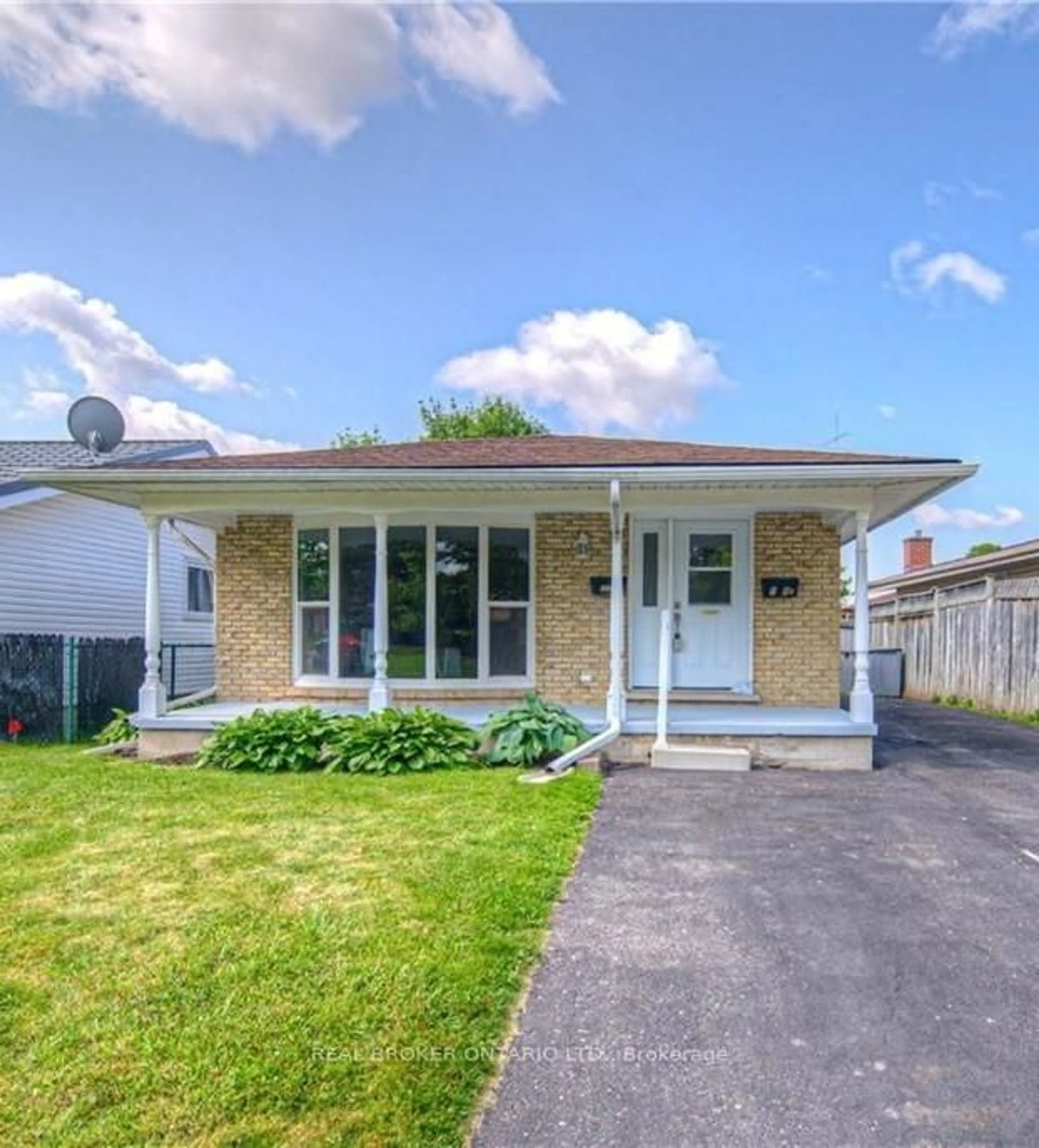 Home with brick exterior material, street for 119 Kingswood Dr, Kitchener Ontario N2E 1B2