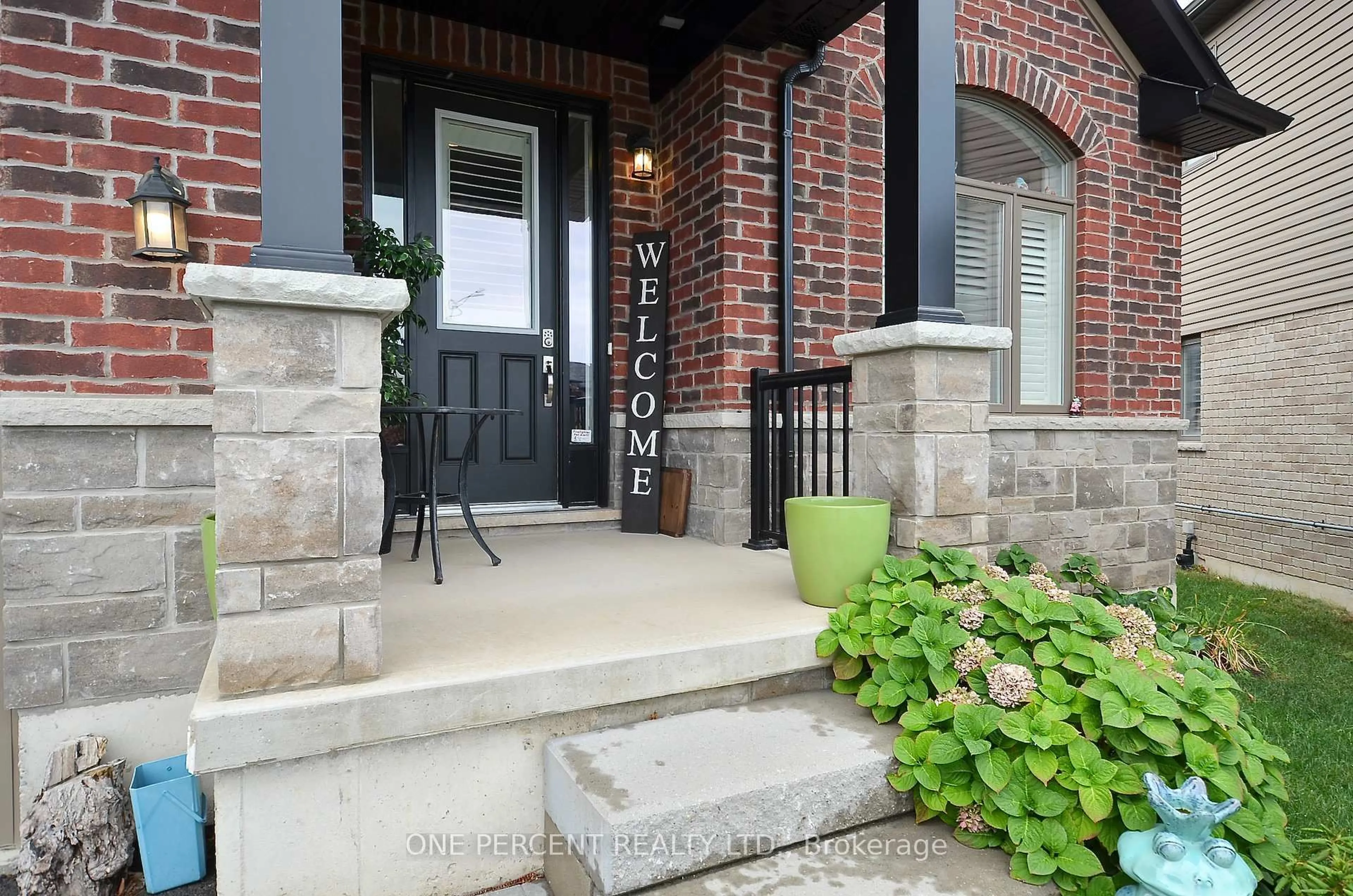 Home with brick exterior material, street for 5064 Connor Dr, Lincoln Ontario L3J 0S1