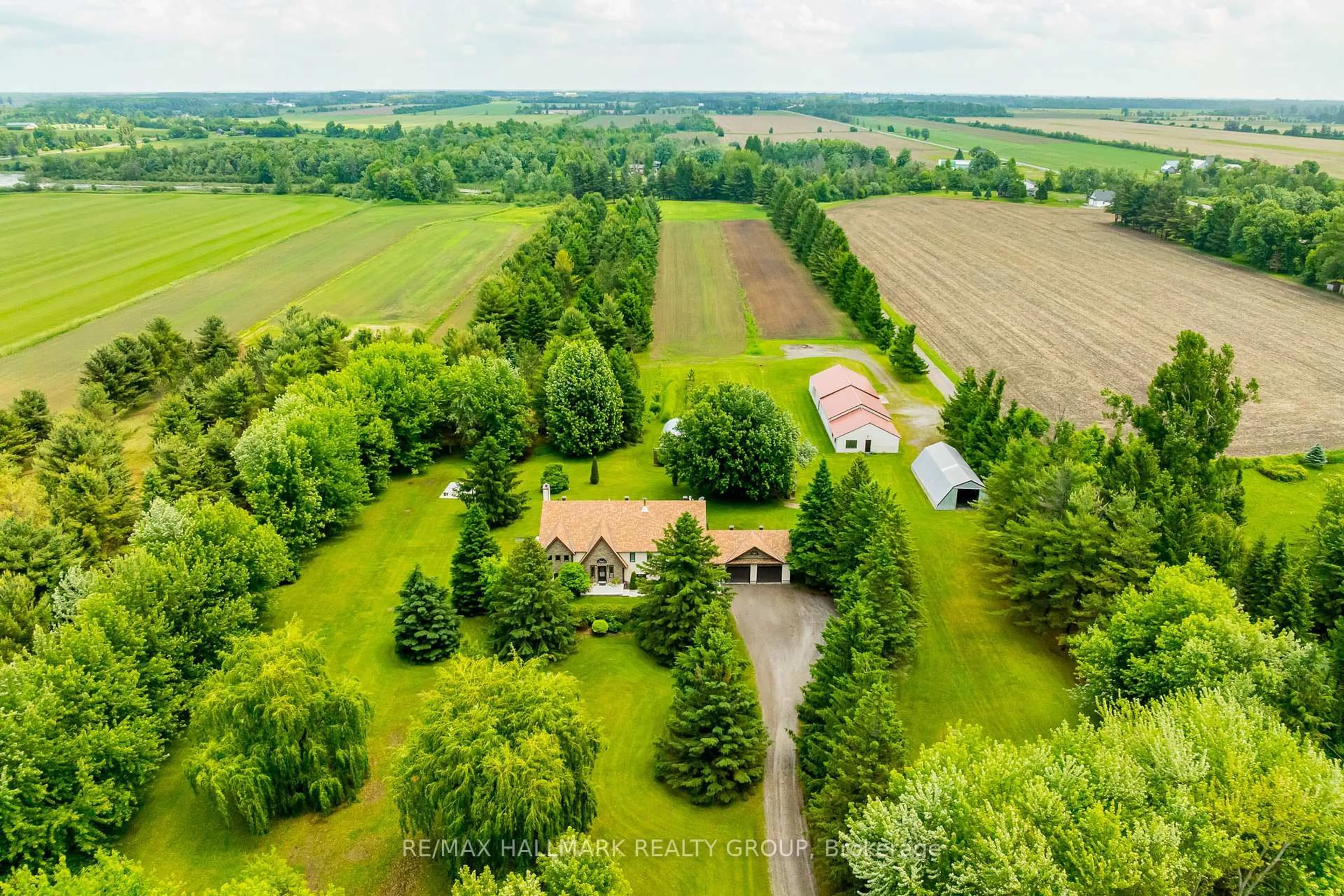 A pic from outside/outdoor area/front of a property/back of a property/a pic from drone, unknown for 1329 South Gower Dr, North Grenville Ontario K0G 1J0
