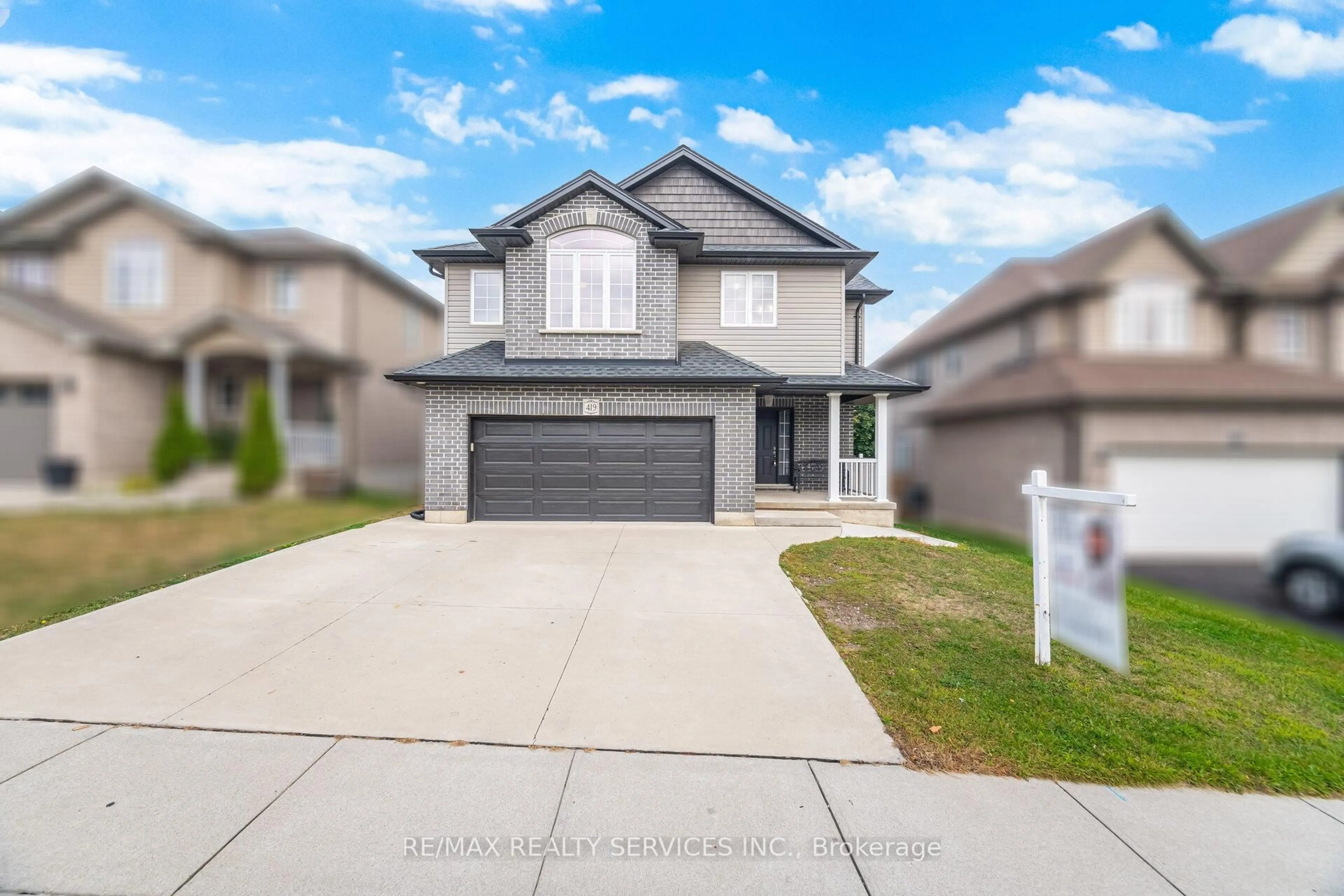 Home with vinyl exterior material, street for 419 Alan Cres, Woodstock Ontario N4S 0B9
