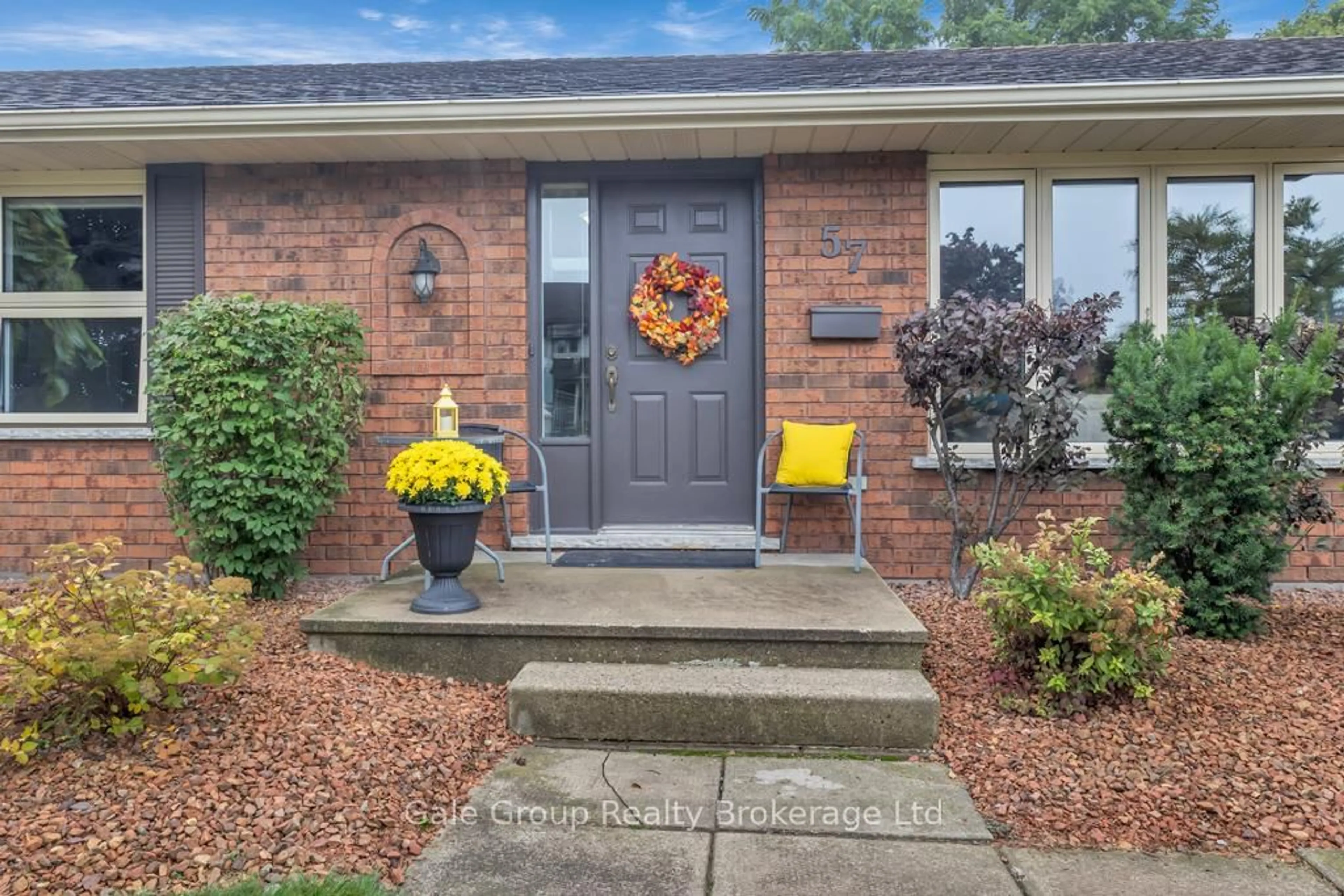 Home with brick exterior material, street for 57 Mark Cres, South-West Oxford Ontario N4S 7V6