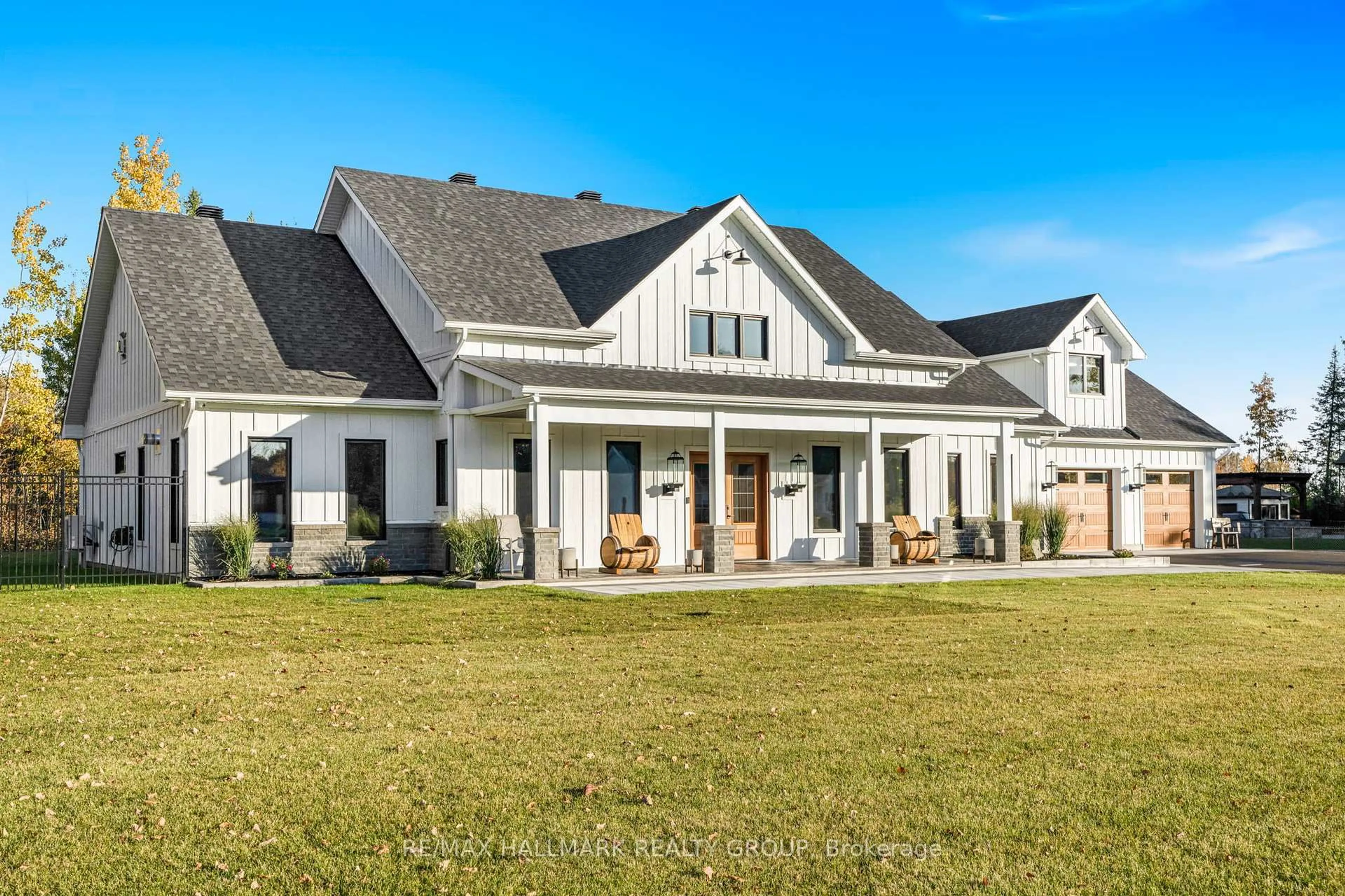 Home with vinyl exterior material, mountain view for 55 De La Seignerie Estates, Champlain Ontario K0B 1K0