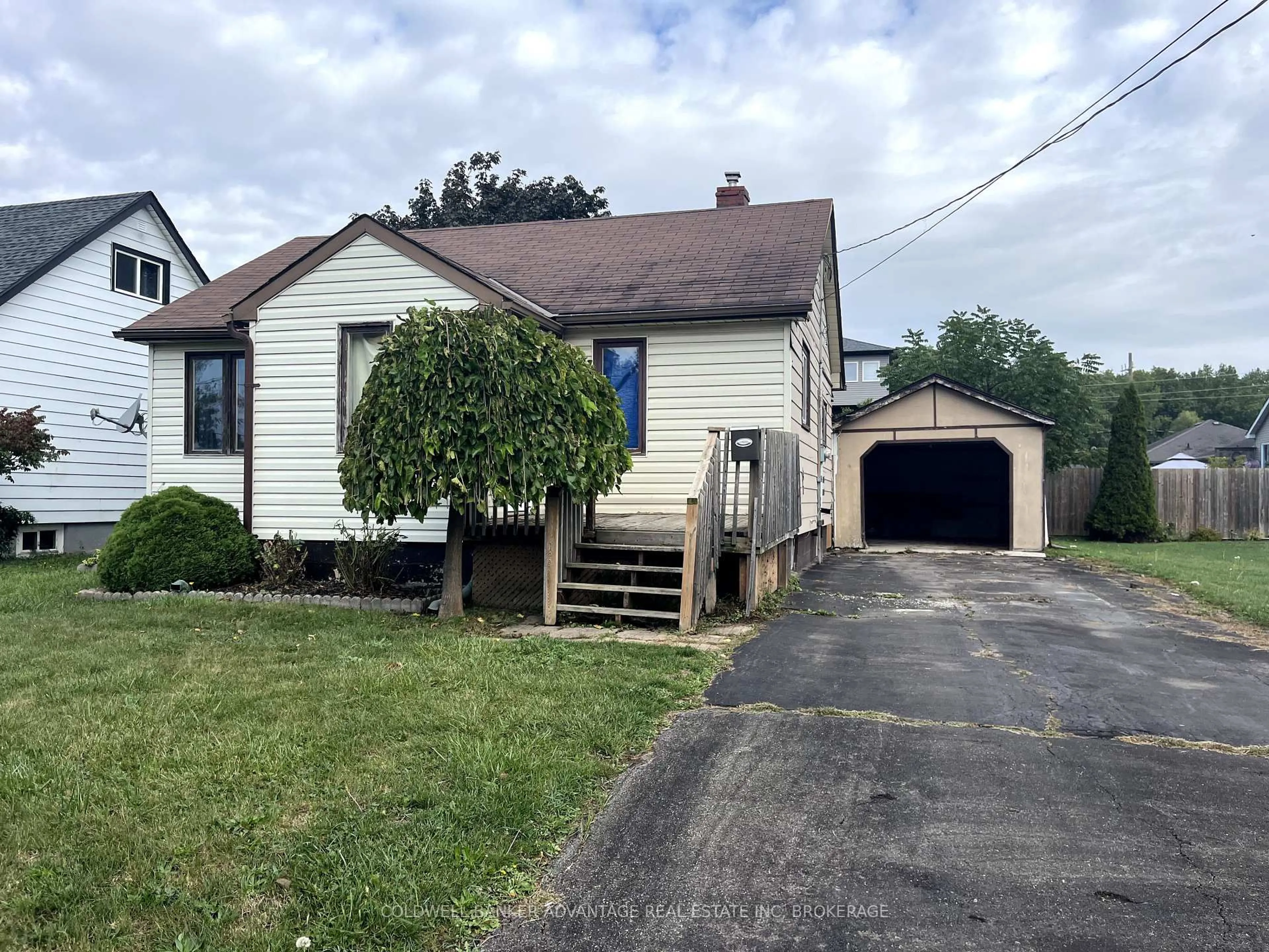 Unknown for 64 Huron St, Welland Ontario L3B 5J4