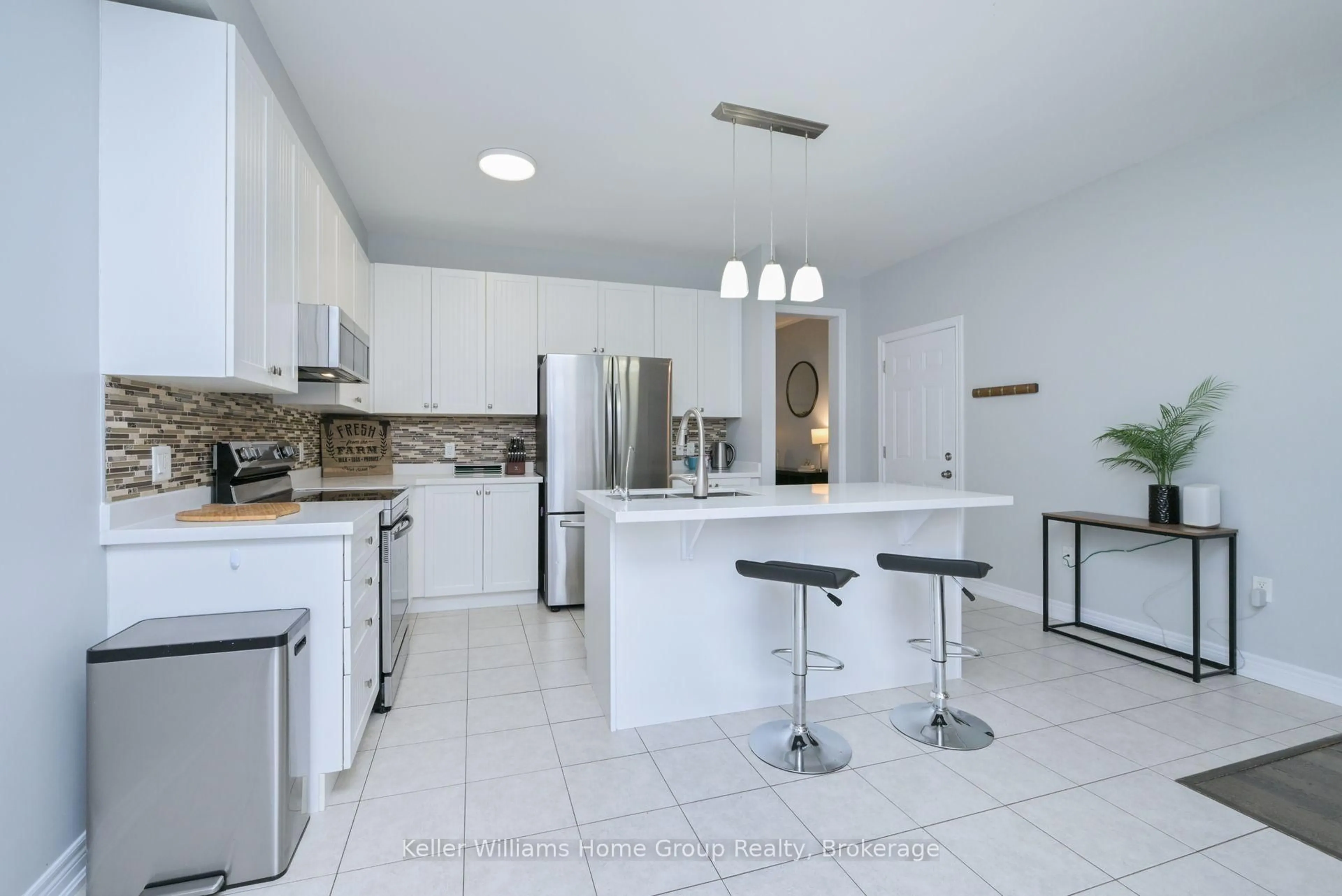 Open concept kitchen, ceramic/tile floor for 656 Armstrong Rd, Shelburne Ontario L9V 3V4