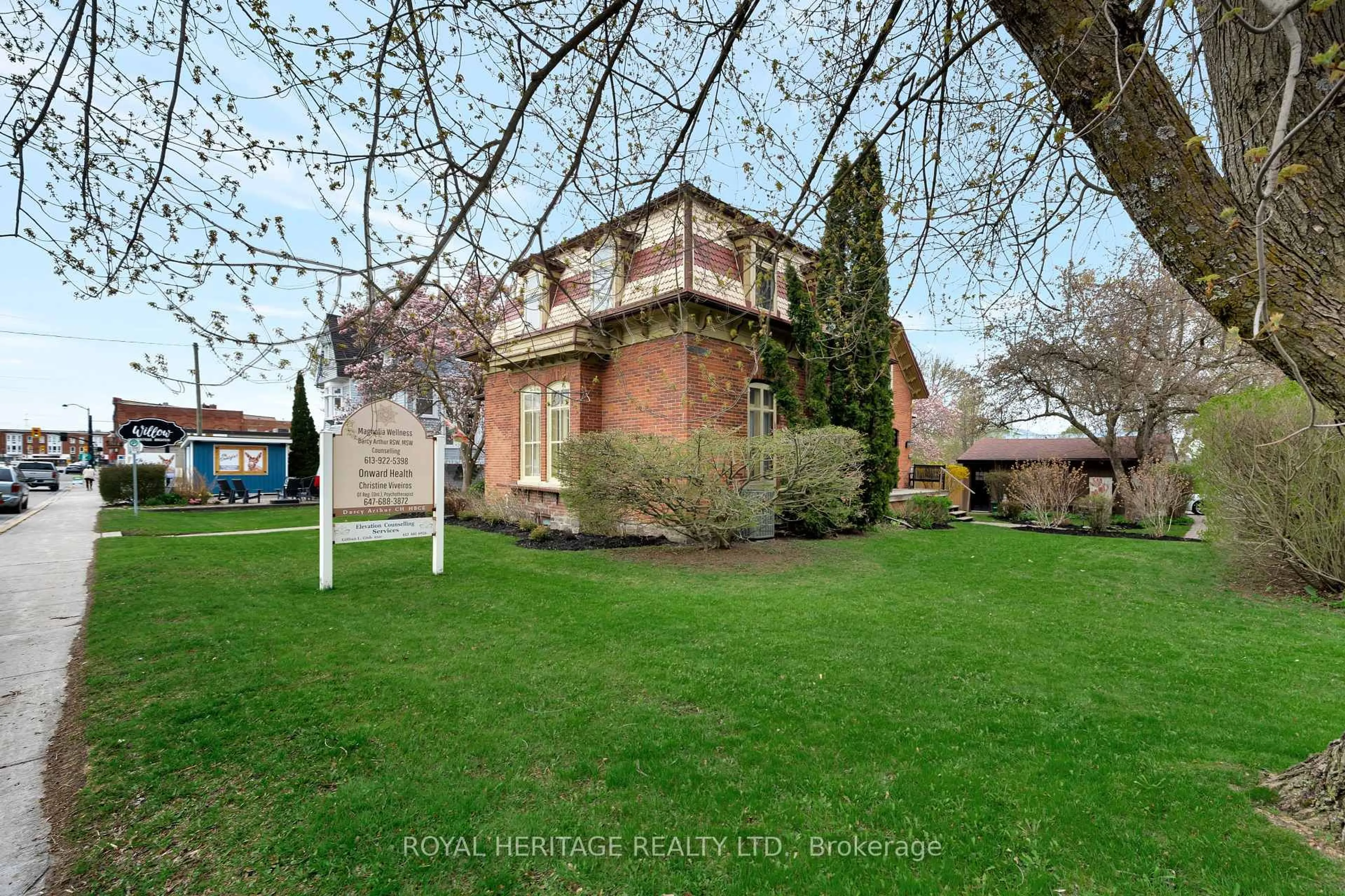 A pic from outside/outdoor area/front of a property/back of a property/a pic from drone, street for 81 Main St, Brighton Ontario K0K 1H0