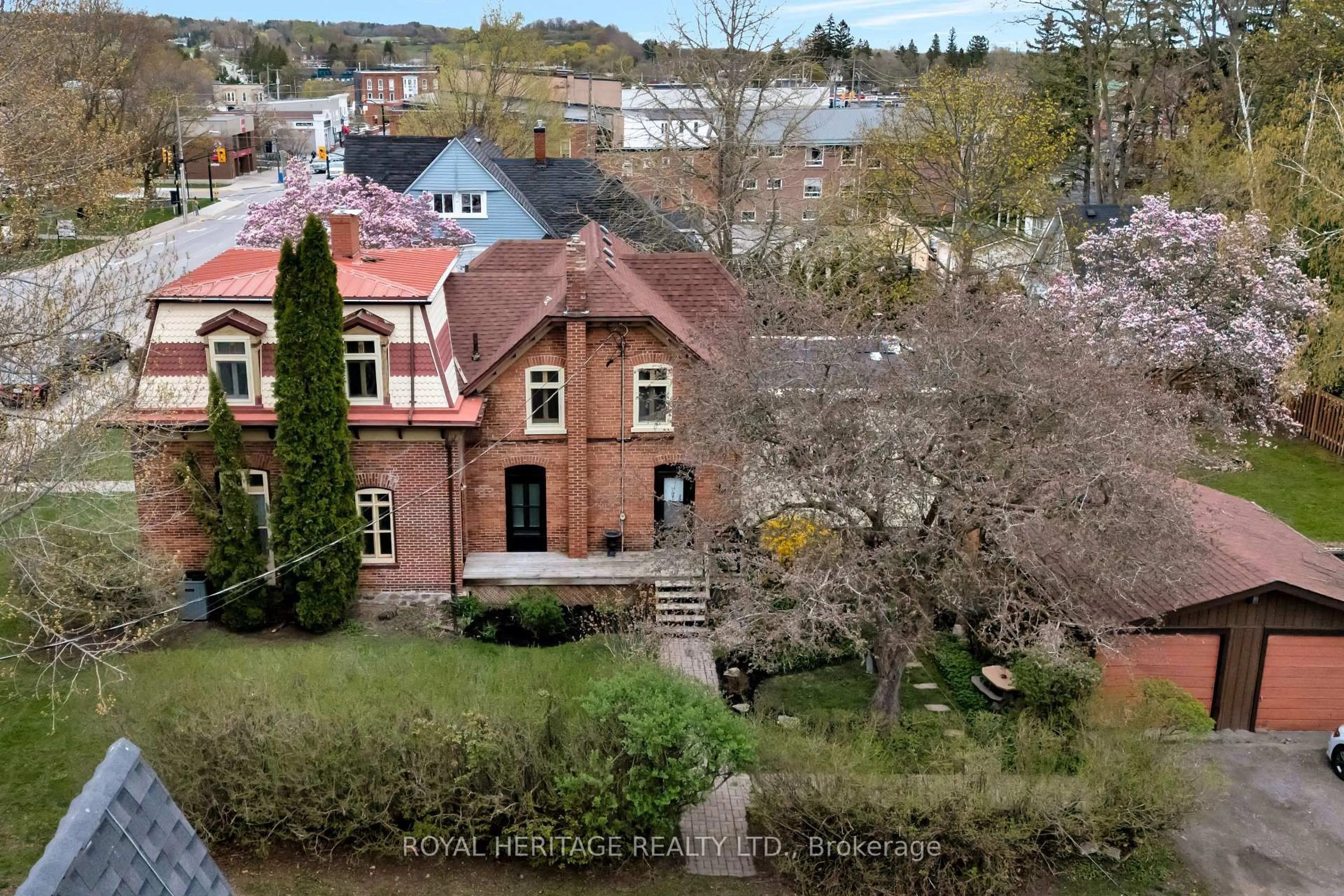 A pic from outside/outdoor area/front of a property/back of a property/a pic from drone, unknown for 81 Main St, Brighton Ontario K0K 1H0