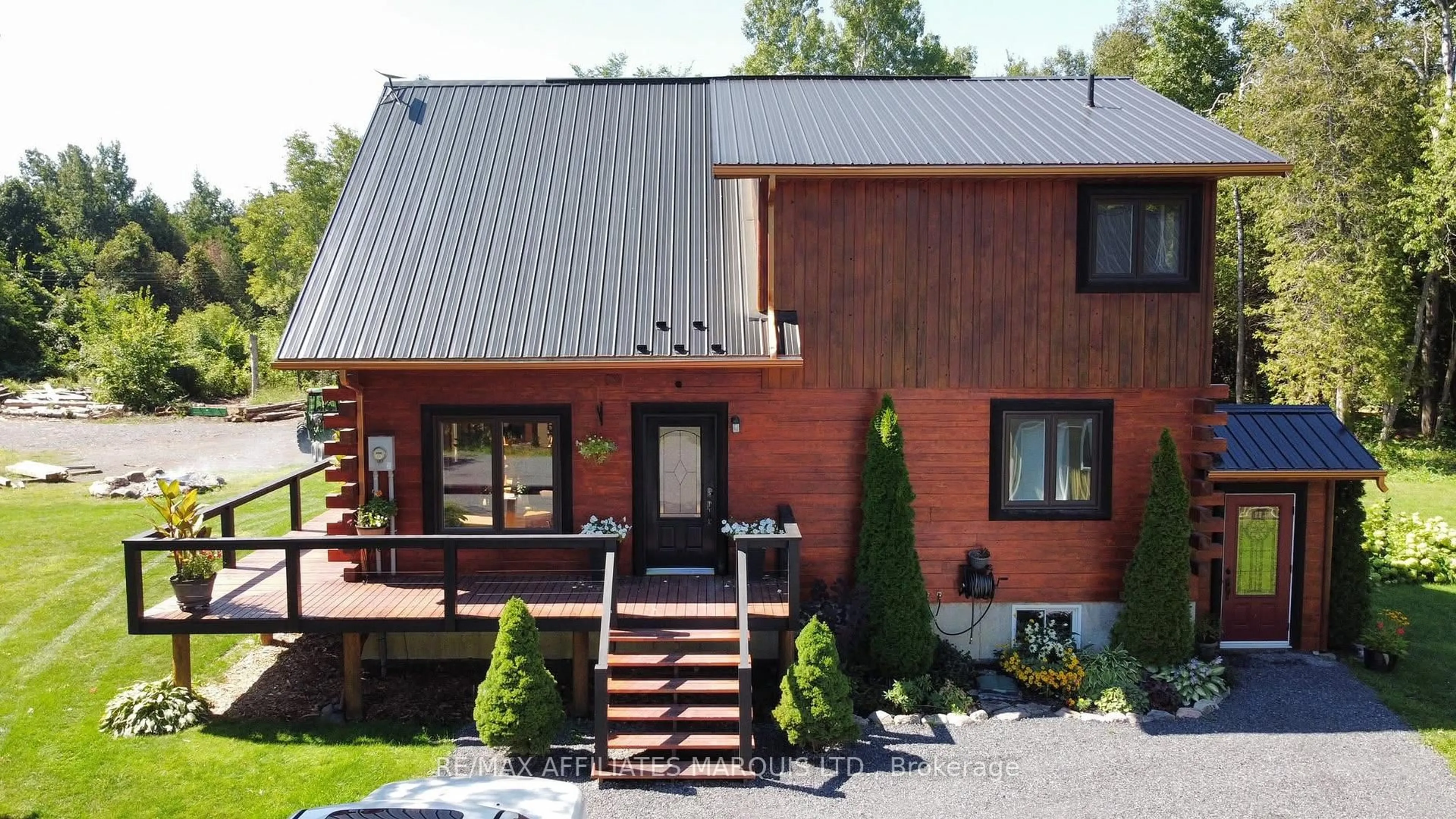 Home with brick exterior material, building for 20611 County Rd 25 Rd, South Glengarry Ontario K0C 1L0