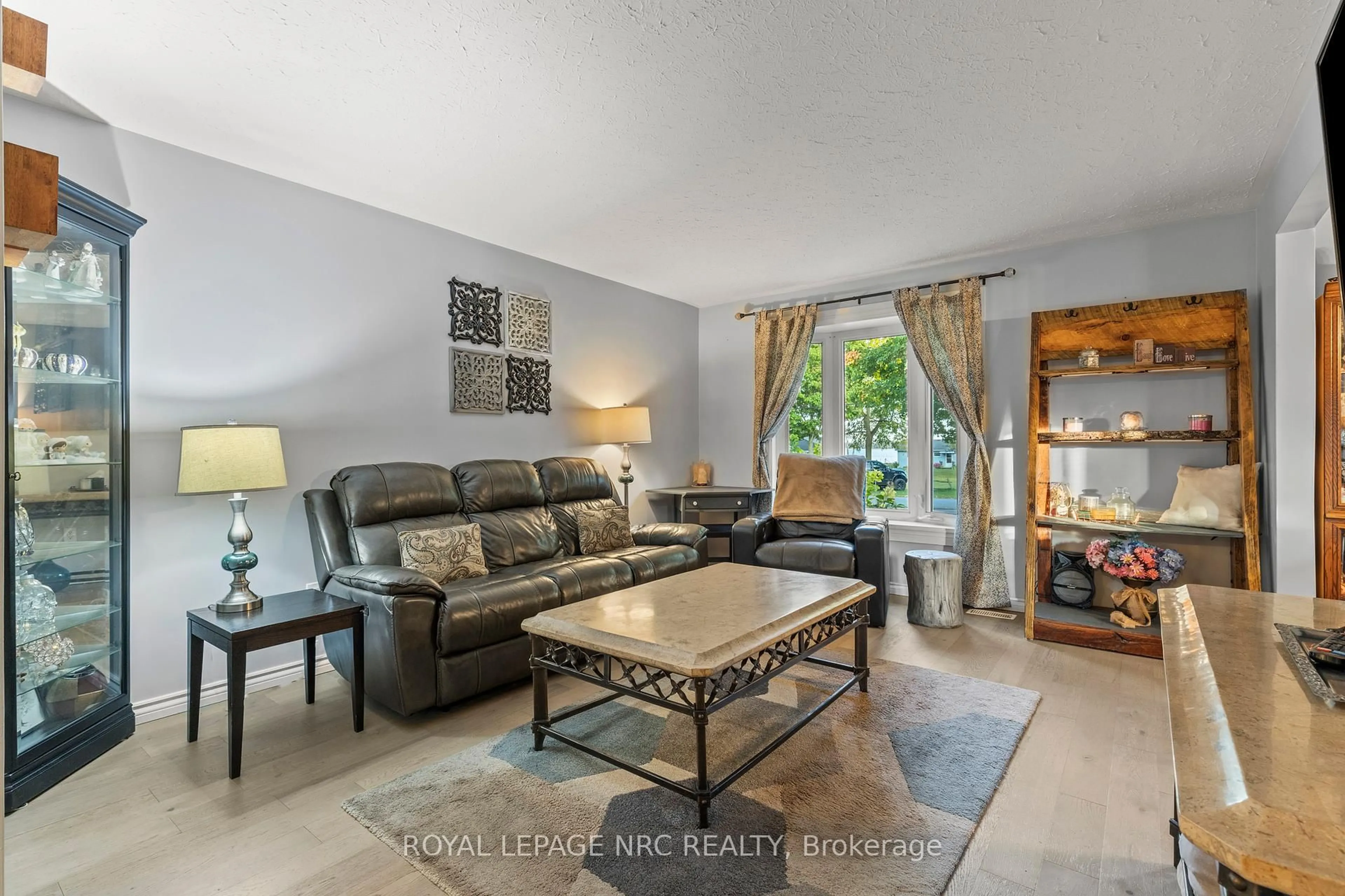 Living room with furniture, unknown for 12028 Augustine Rd, Wainfleet Ontario L0S 1V0