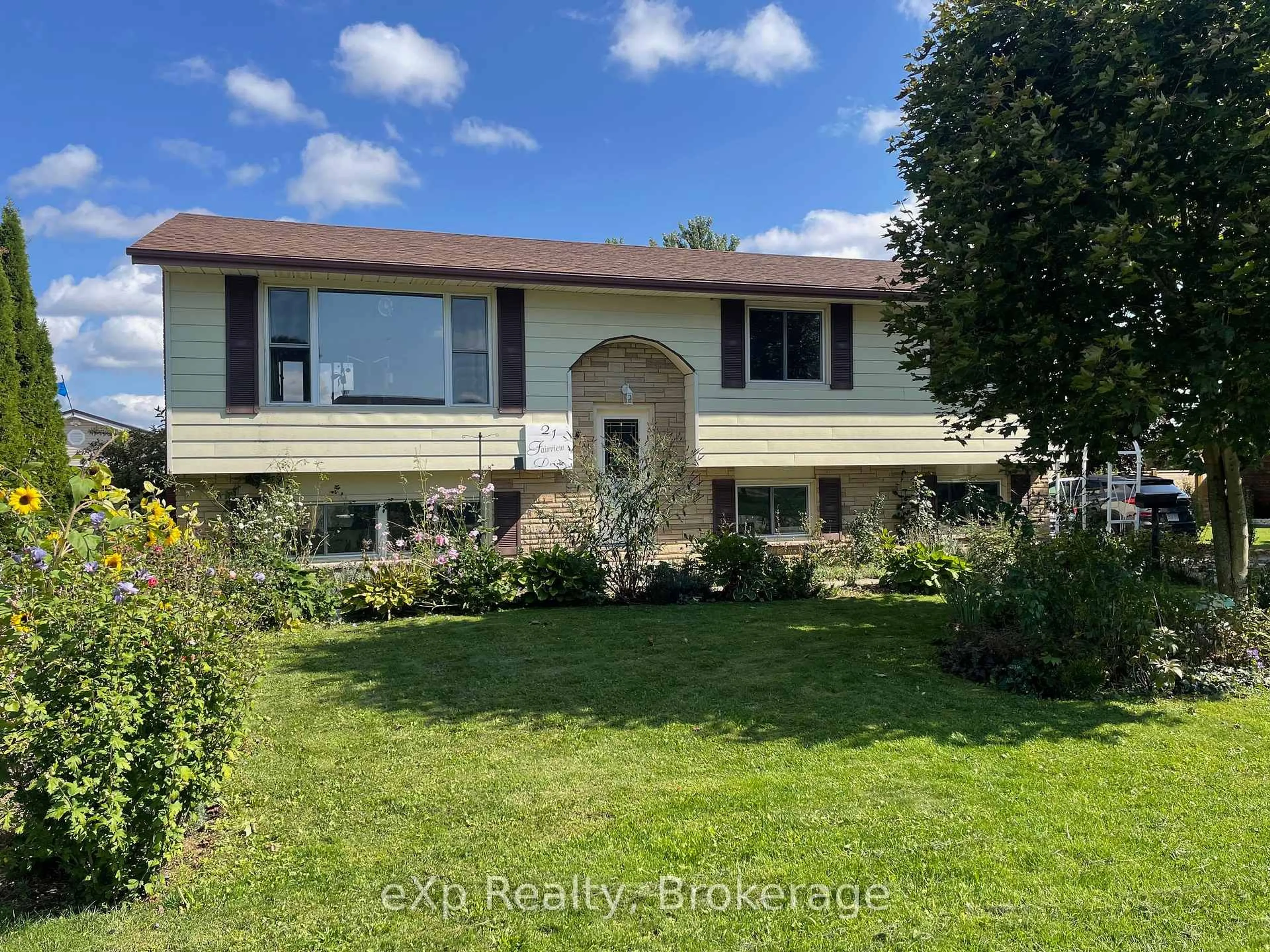 Home with vinyl exterior material, water/lake/river/ocean view for 21 FAIRVIEW Dr, Arran-Elderslie Ontario N0G 1L0