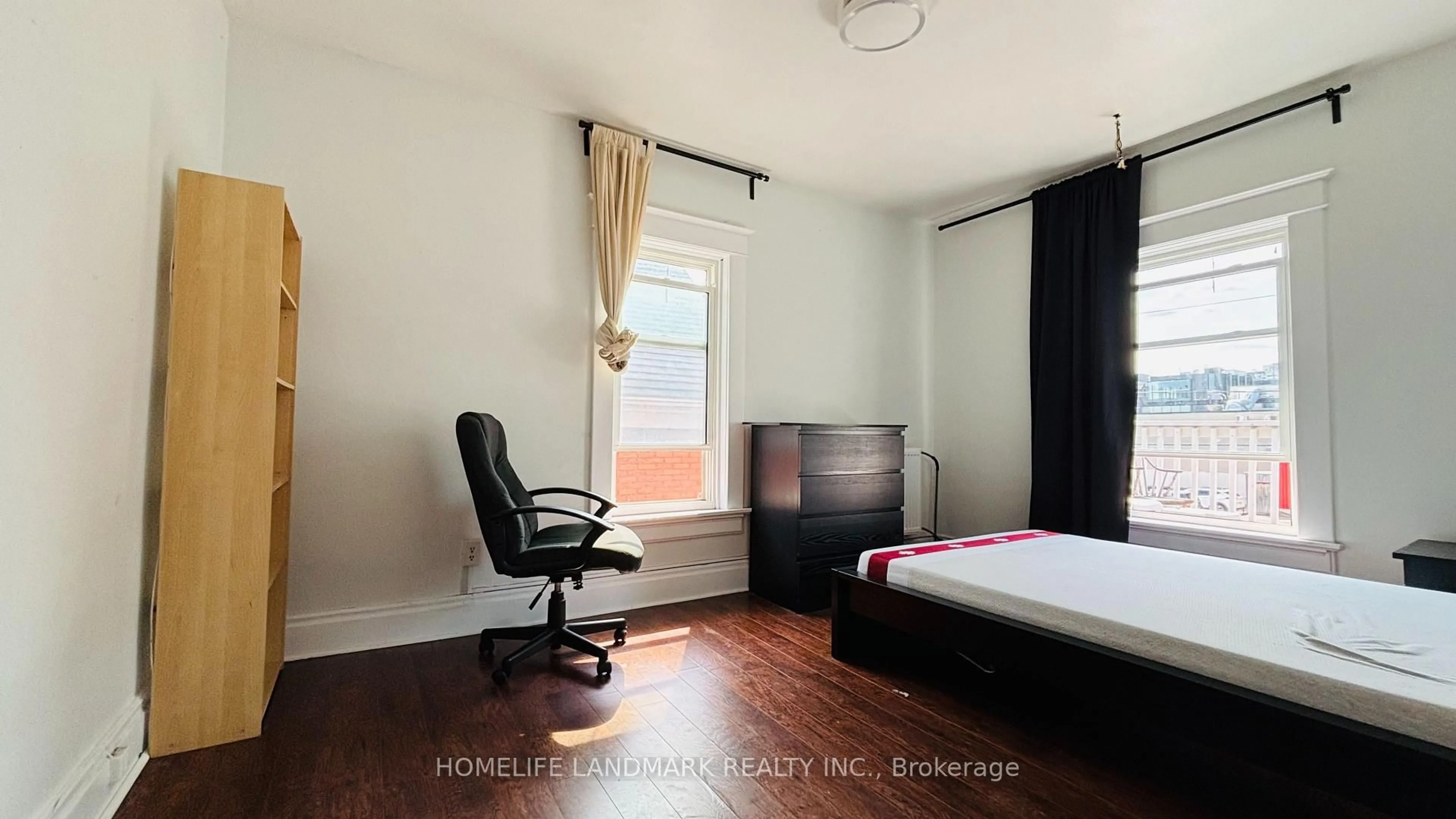 A pic of a room for 30 Regina St, Waterloo Ontario N2J 3A1