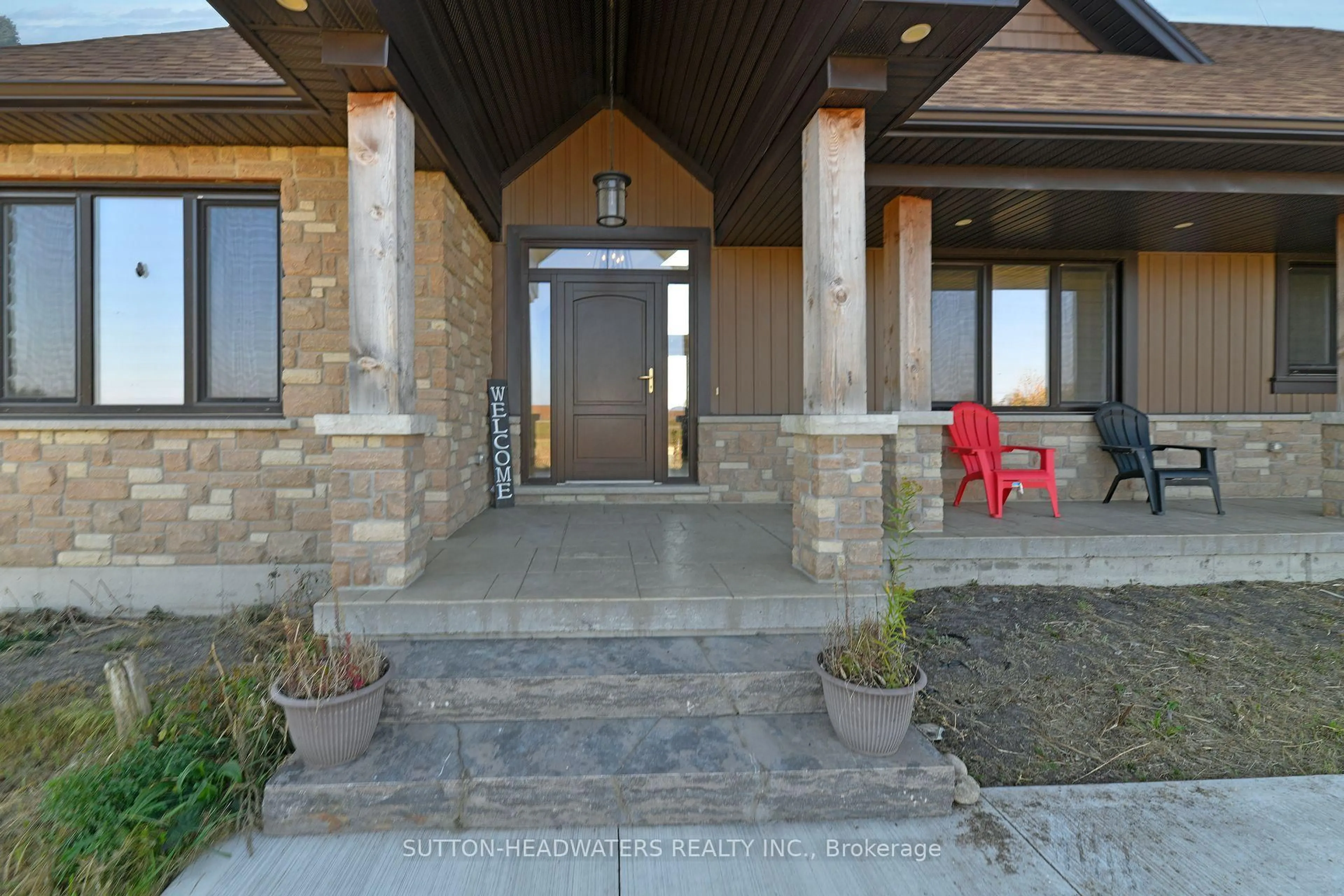 Indoor foyer for 374170 6th Line, Amaranth Ontario L9W 0M6
