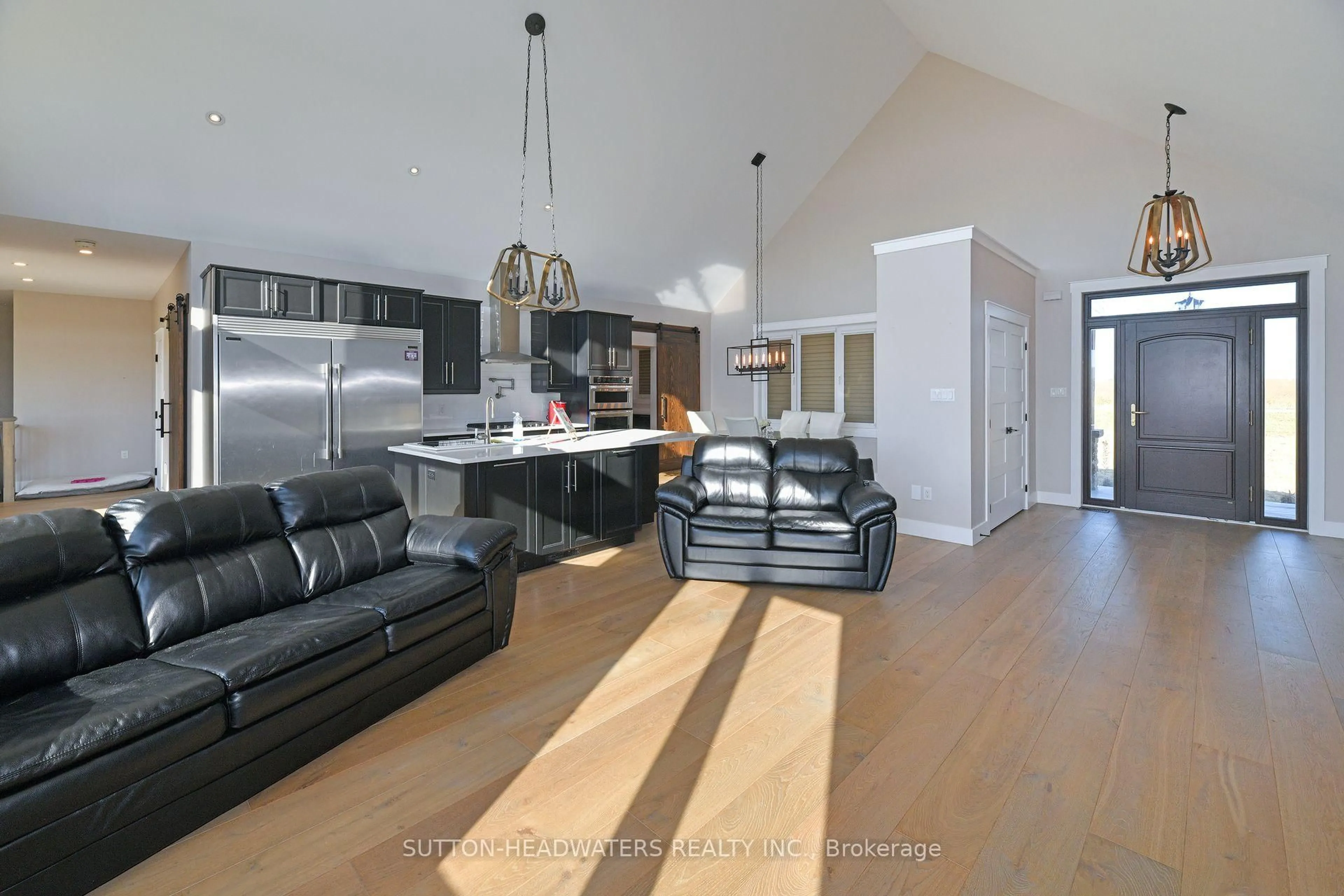 Open concept kitchen, unknown for 374170 6th Line, Amaranth Ontario L9W 0M6