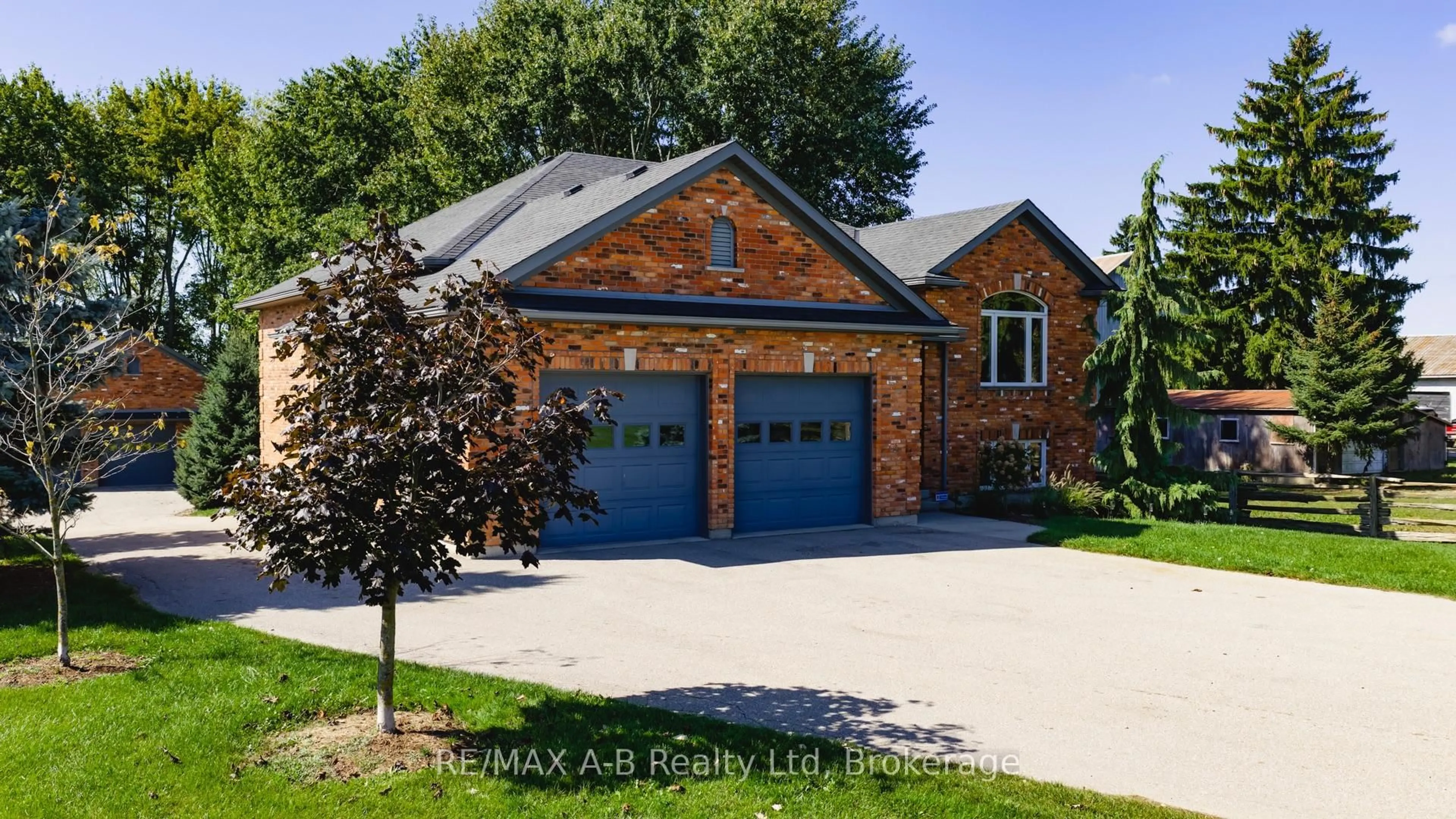 Home with brick exterior material, unknown for 75 Thames Rd, St. Marys Ontario N4X 1C4