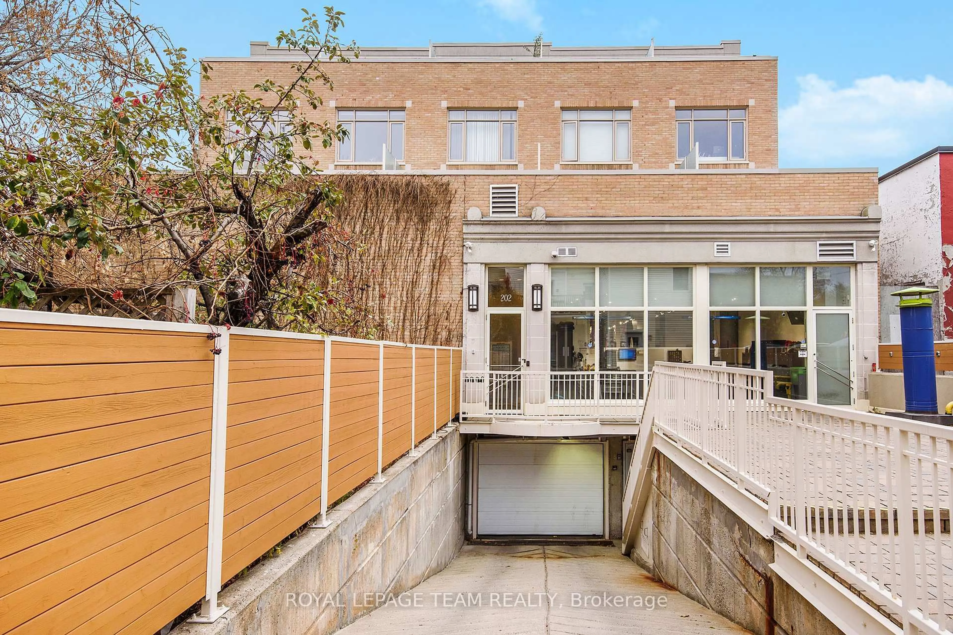 Patio, street for 202 St Patrick St #19, Ottawa Ontario K1N 5K3